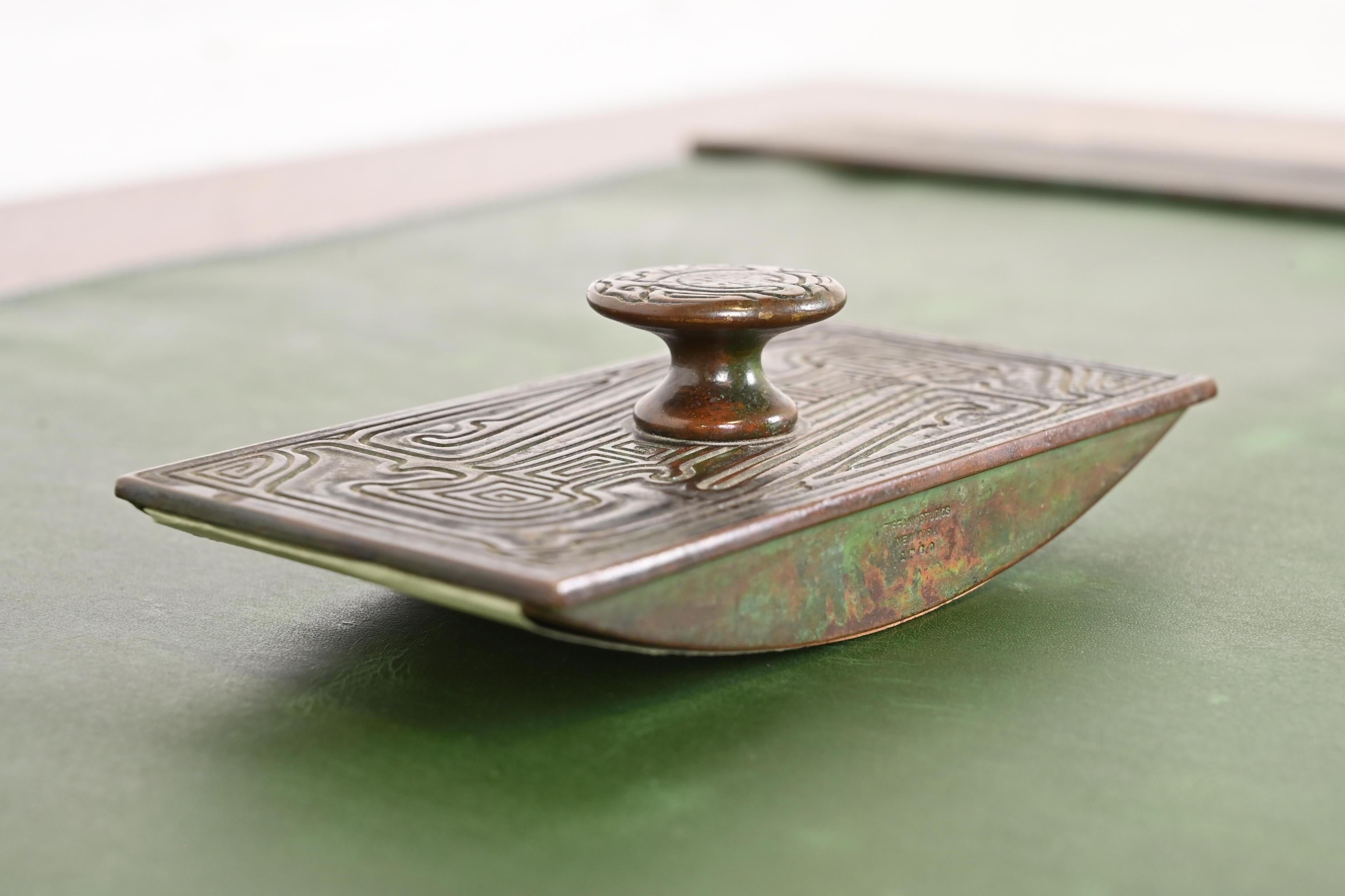 Bronzo Tiffany Studios New York, modello cinese in bronzo, cestino per dondolo in vendita