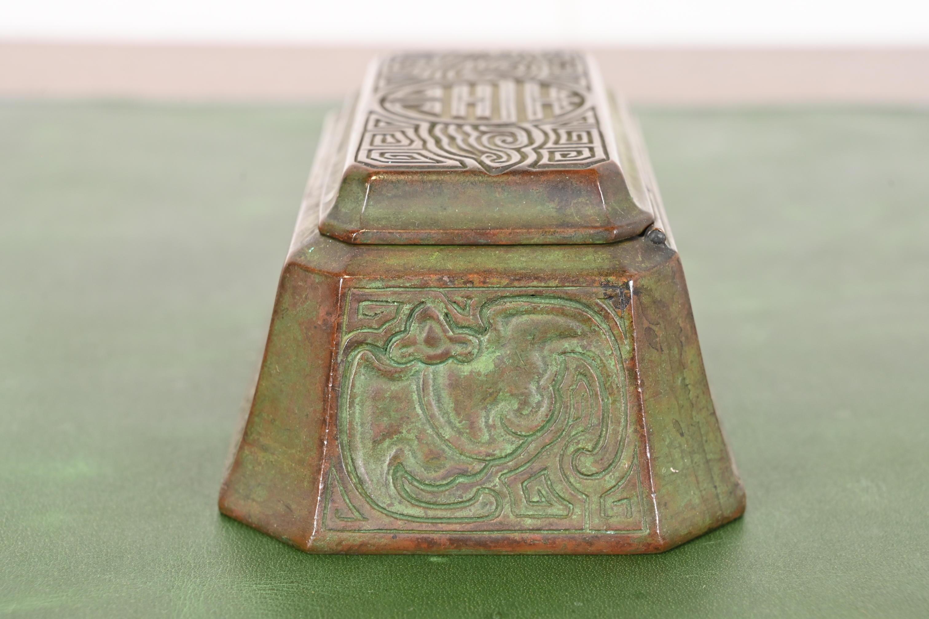 Tiffany Studios New York Chinese Pattern Bronze Stempel Box im Angebot 7
