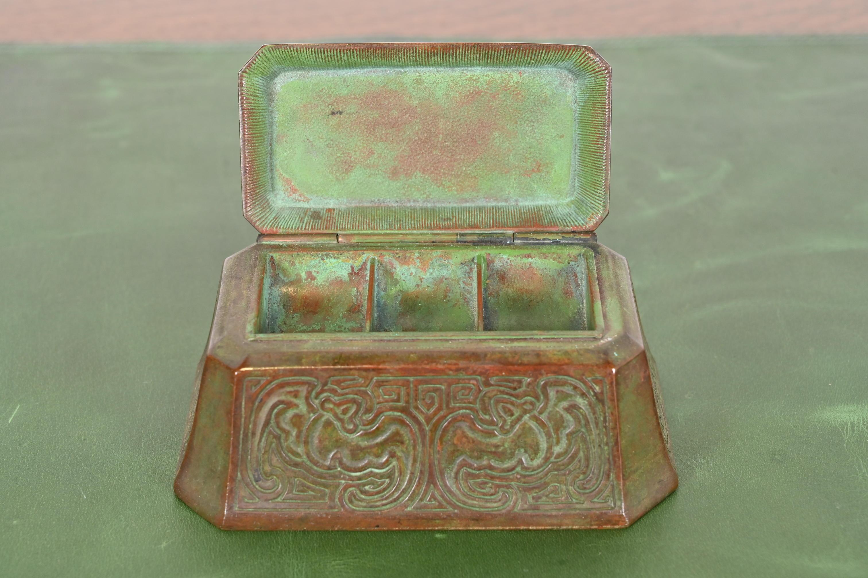 Tiffany Studios New York Chinese Pattern Bronze Stempel Box im Angebot 3