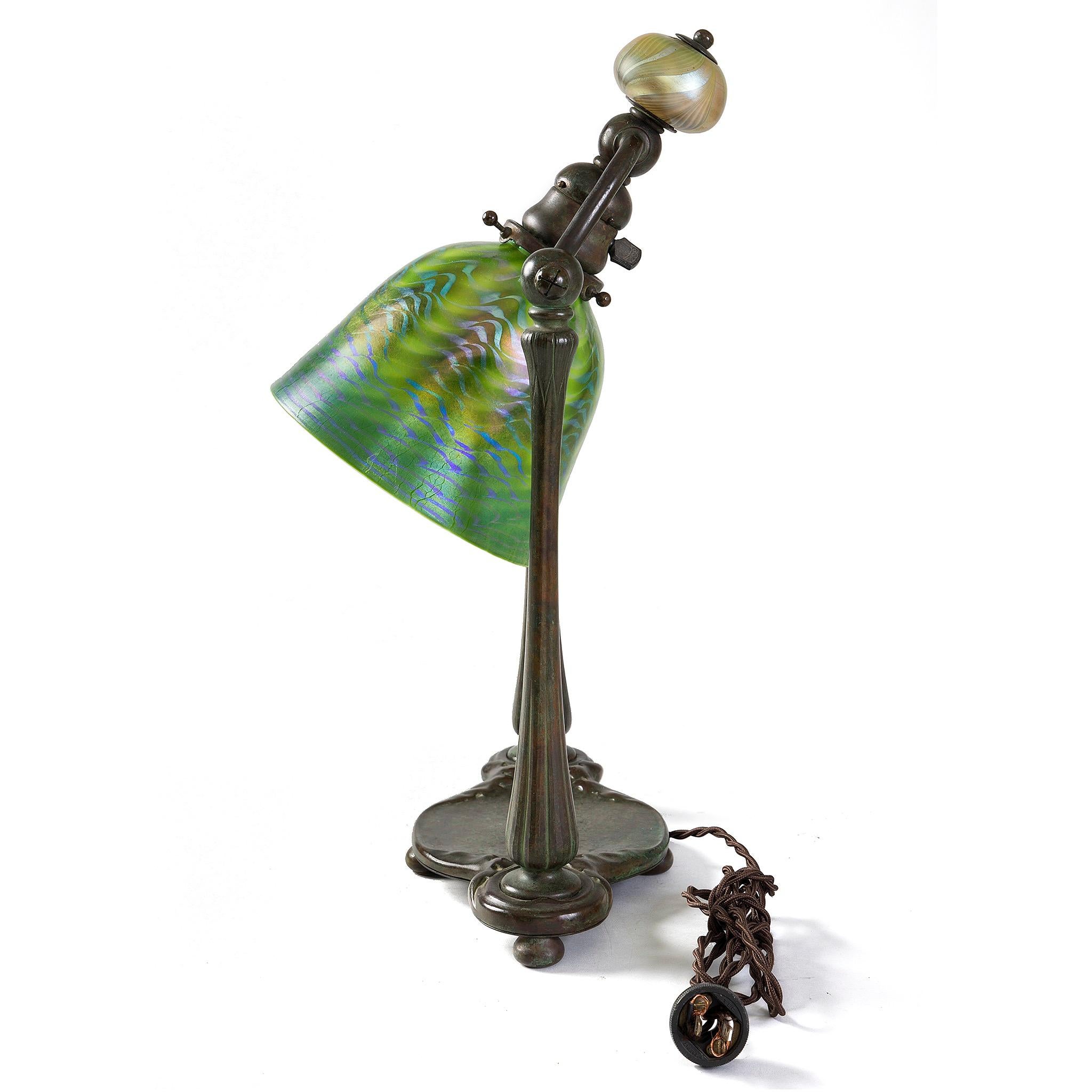 Tiffany Studios New York „Damascene Lighthouse“ Schreibtischlampe (amerikanisch) im Angebot