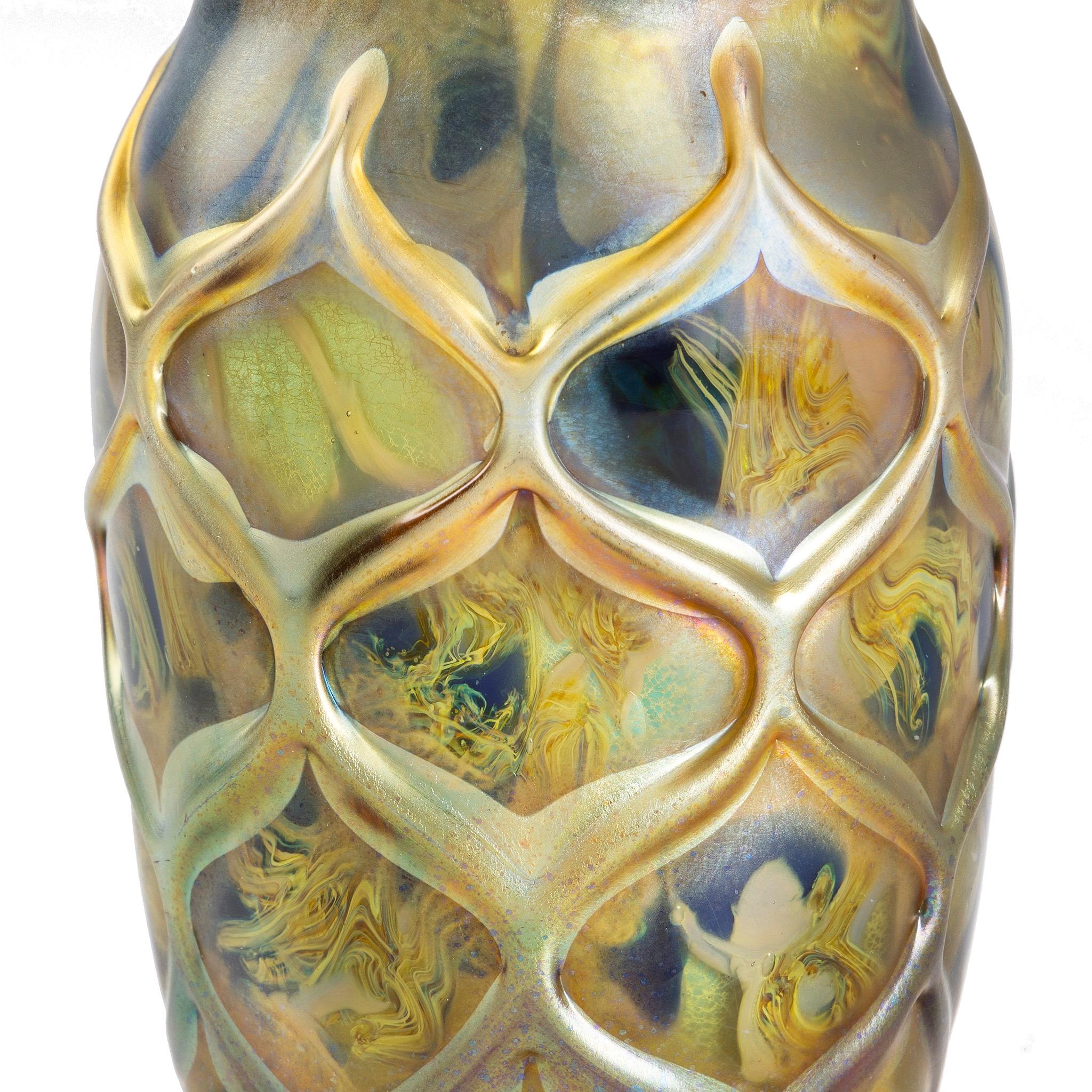 Tiffany Studios New York Dekorierte Bienenstock Briefbeschwerer Vase (19. Jahrhundert) im Angebot