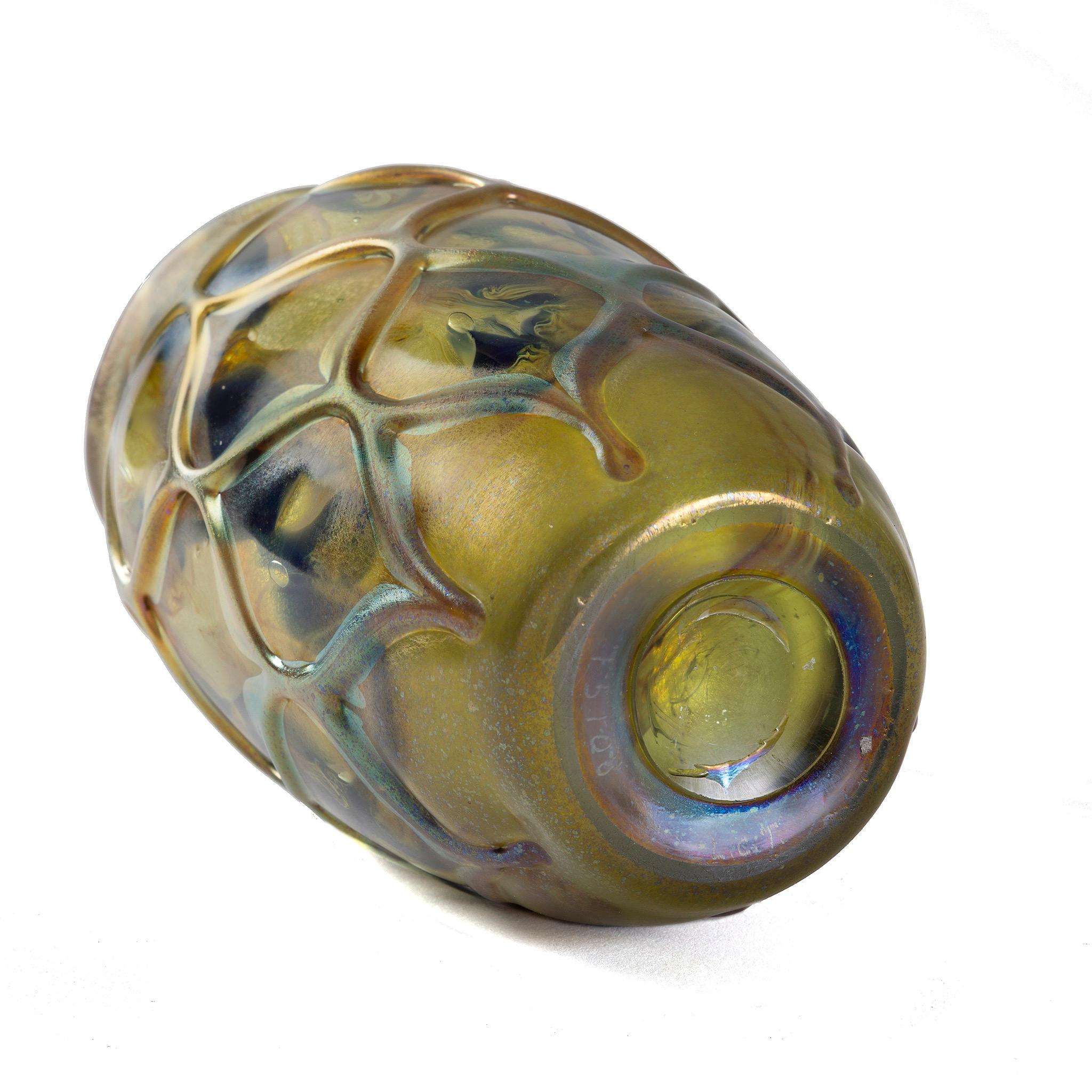 Tiffany Studios New York Dekorierte Bienenstock Briefbeschwerer Vase im Angebot 2