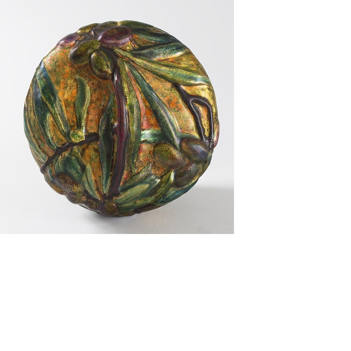 Schachtel mit Deckel aus emailliertem Kupfer „Olive“ von Tiffany Studios, New York  (Art nouveau) im Angebot