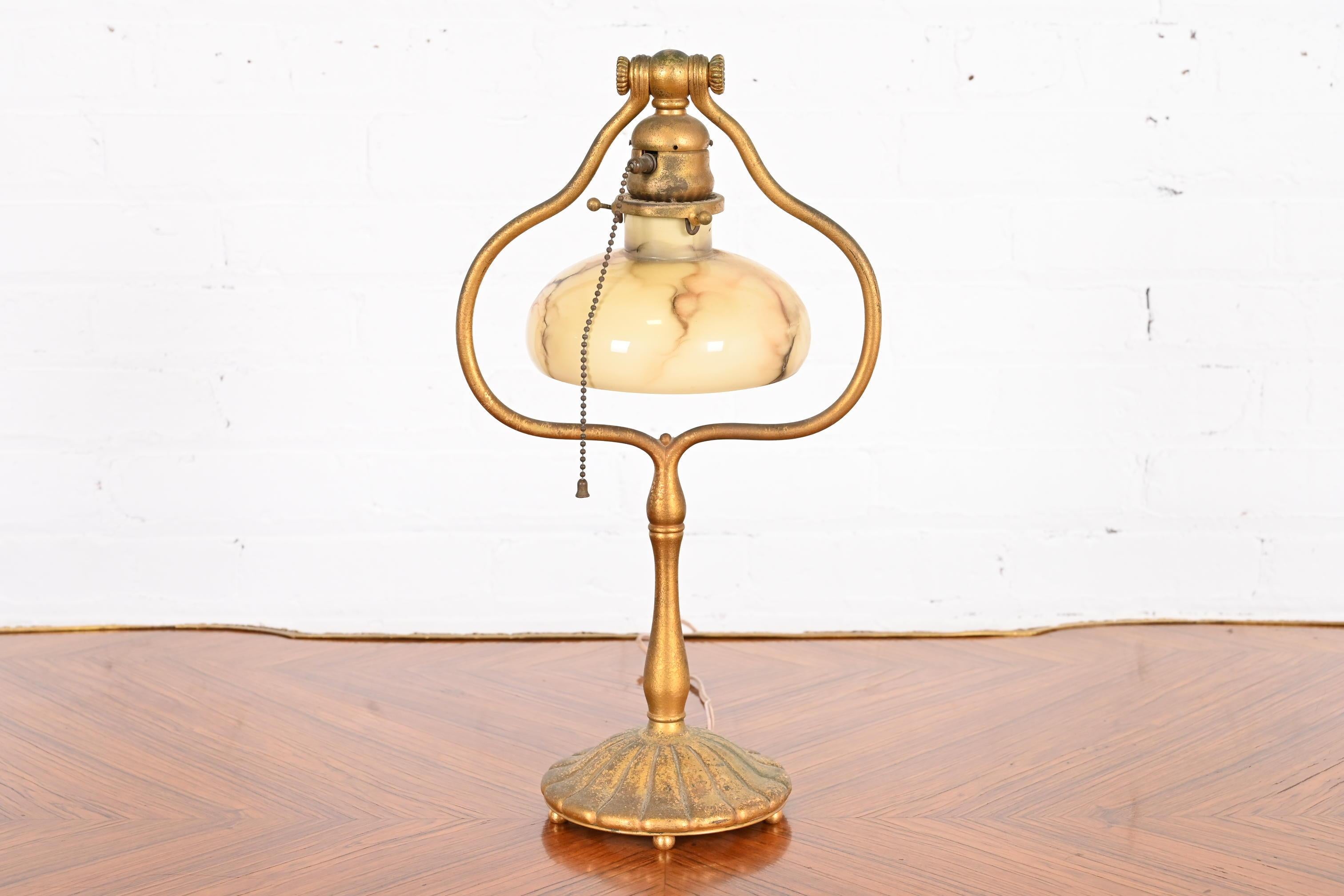 Vergoldete Bronze-Schreibtischlampe mit Harfe, Tiffany Studios, New York, um 1910 im Angebot 4