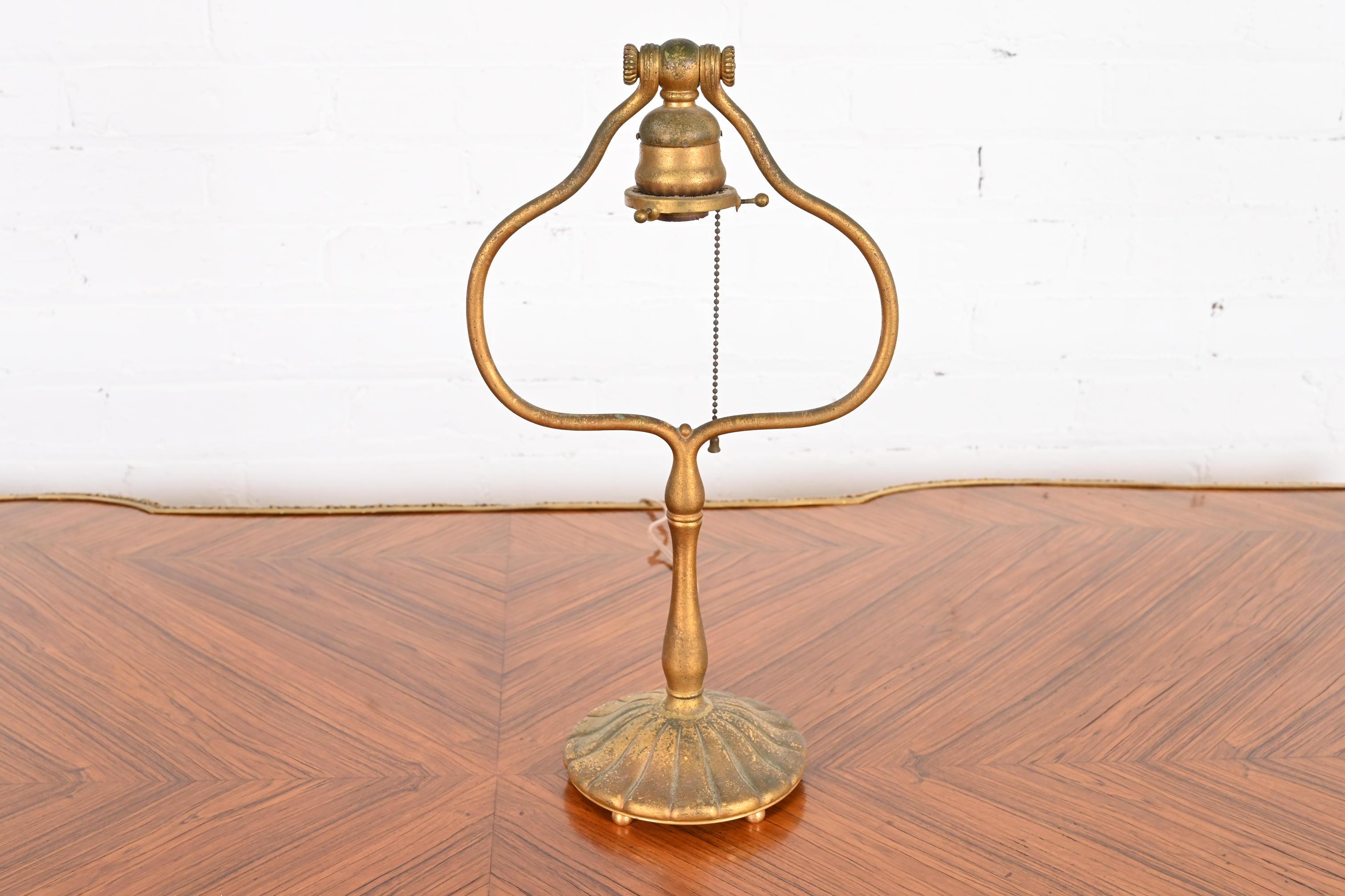 Vergoldete Bronze-Schreibtischlampe mit Harfe, Tiffany Studios, New York, um 1910 im Angebot 10