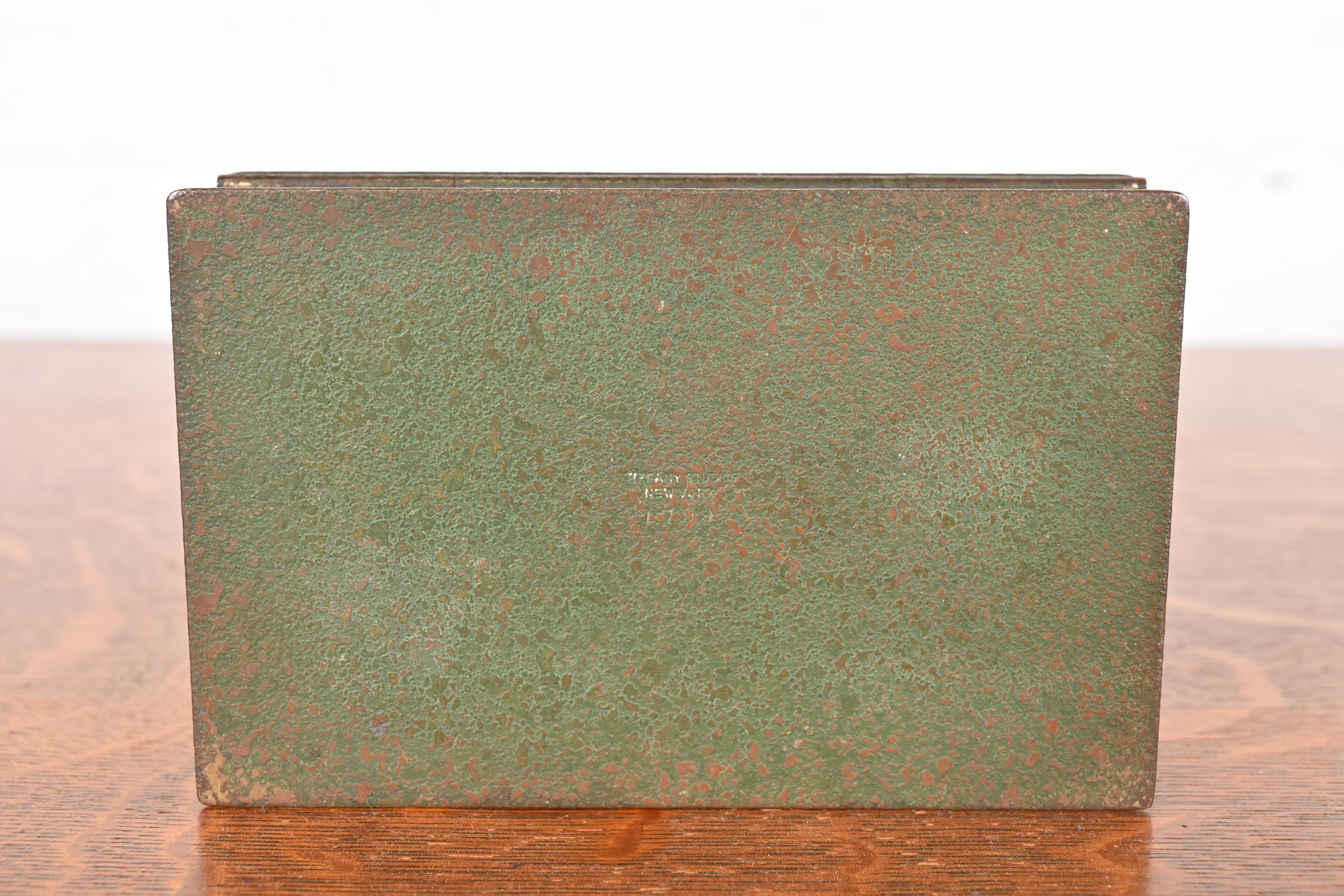 Boîte en bronze de Tiffany Studios New York 8