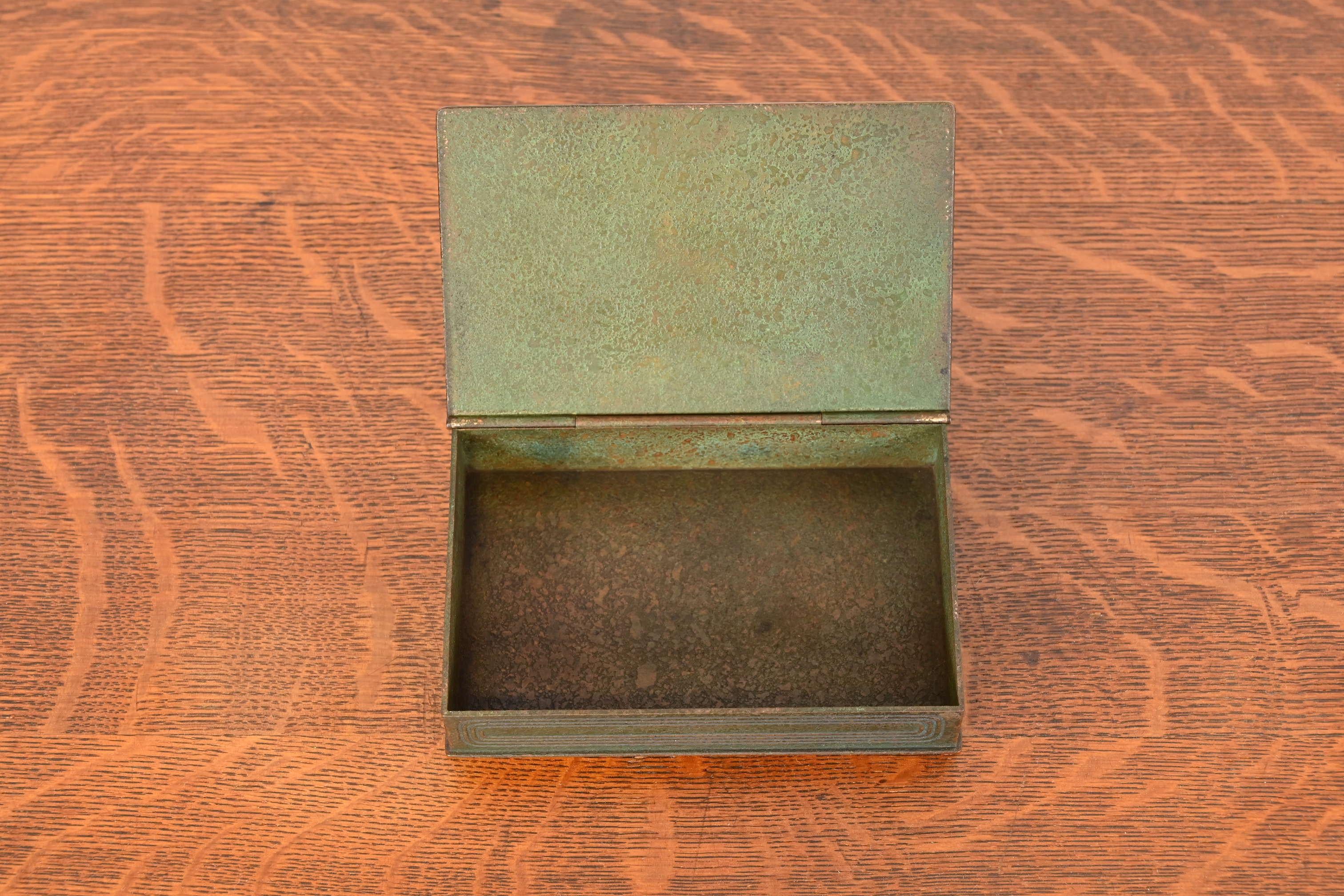 Boîte en bronze de Tiffany Studios New York 2
