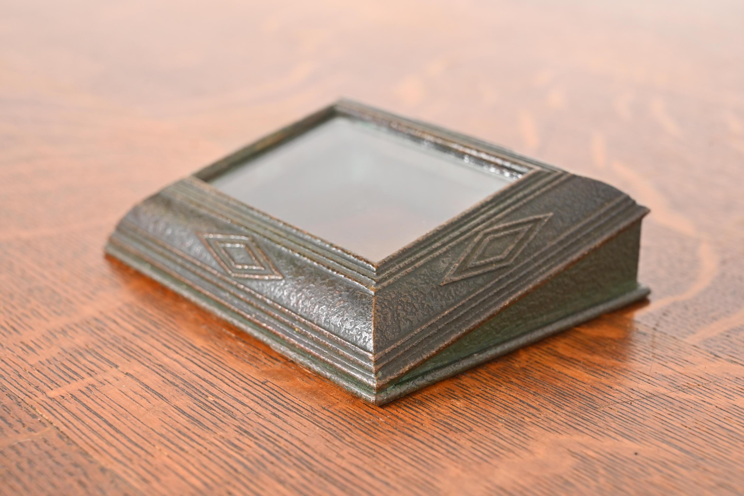 Tiffany Studios New York Graduate Bronze Desk Calendar Holder or Picture Frame In Good Condition In South Bend, IN