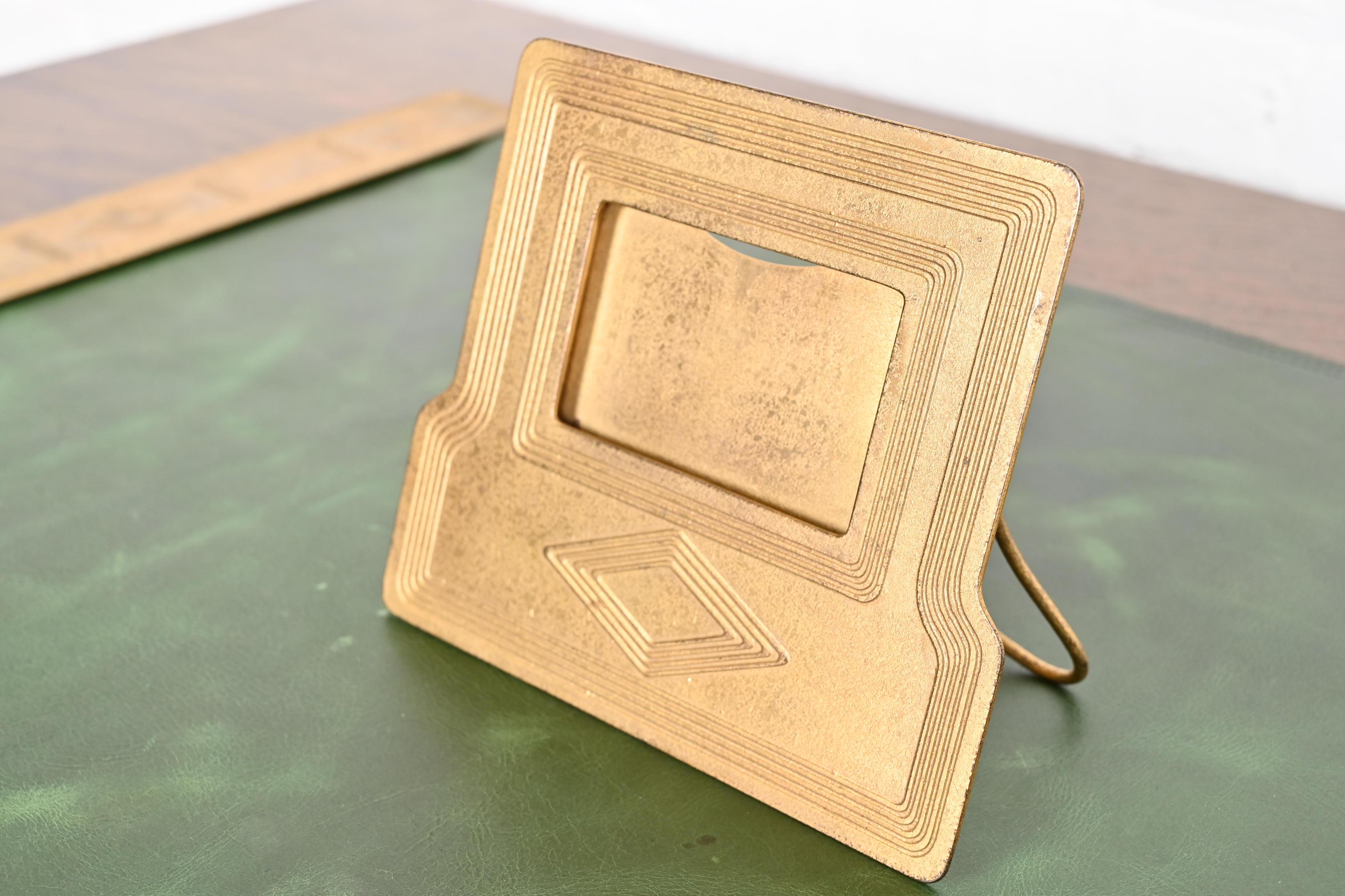 Tiffany Studios New York Graduate Bronze Doré Tischkalender oder Bilderrahmen (amerikanisch) im Angebot