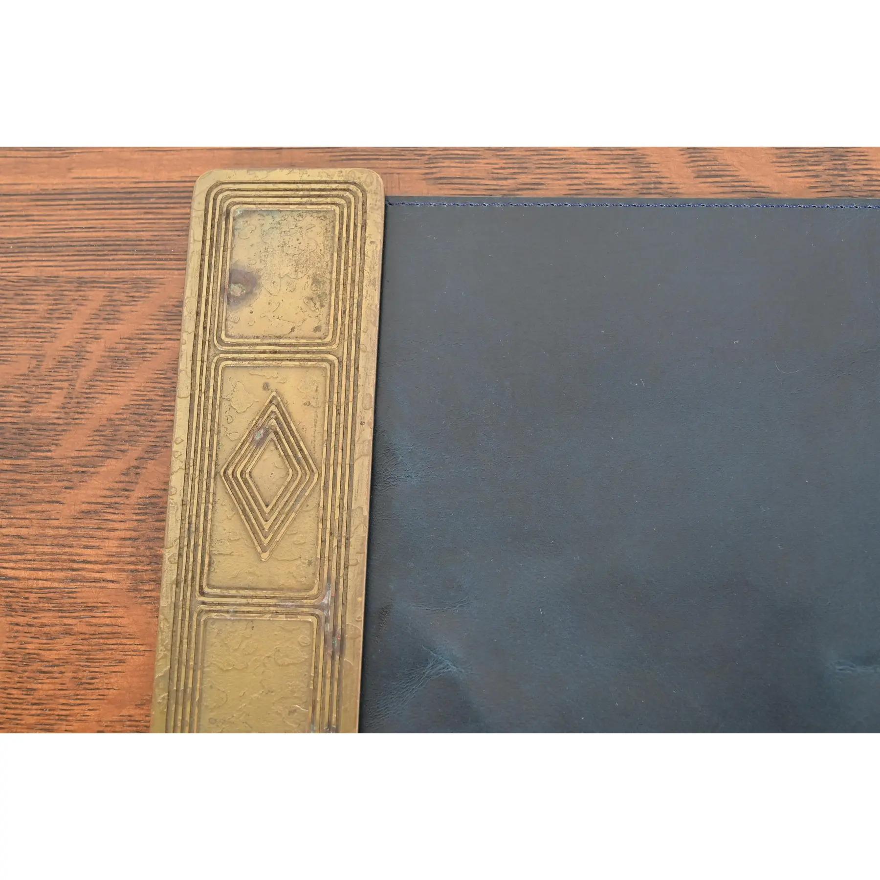 Tiffany Studios New York Graduate Pattern Bronze Blotter Ends im Zustand „Gut“ im Angebot in South Bend, IN