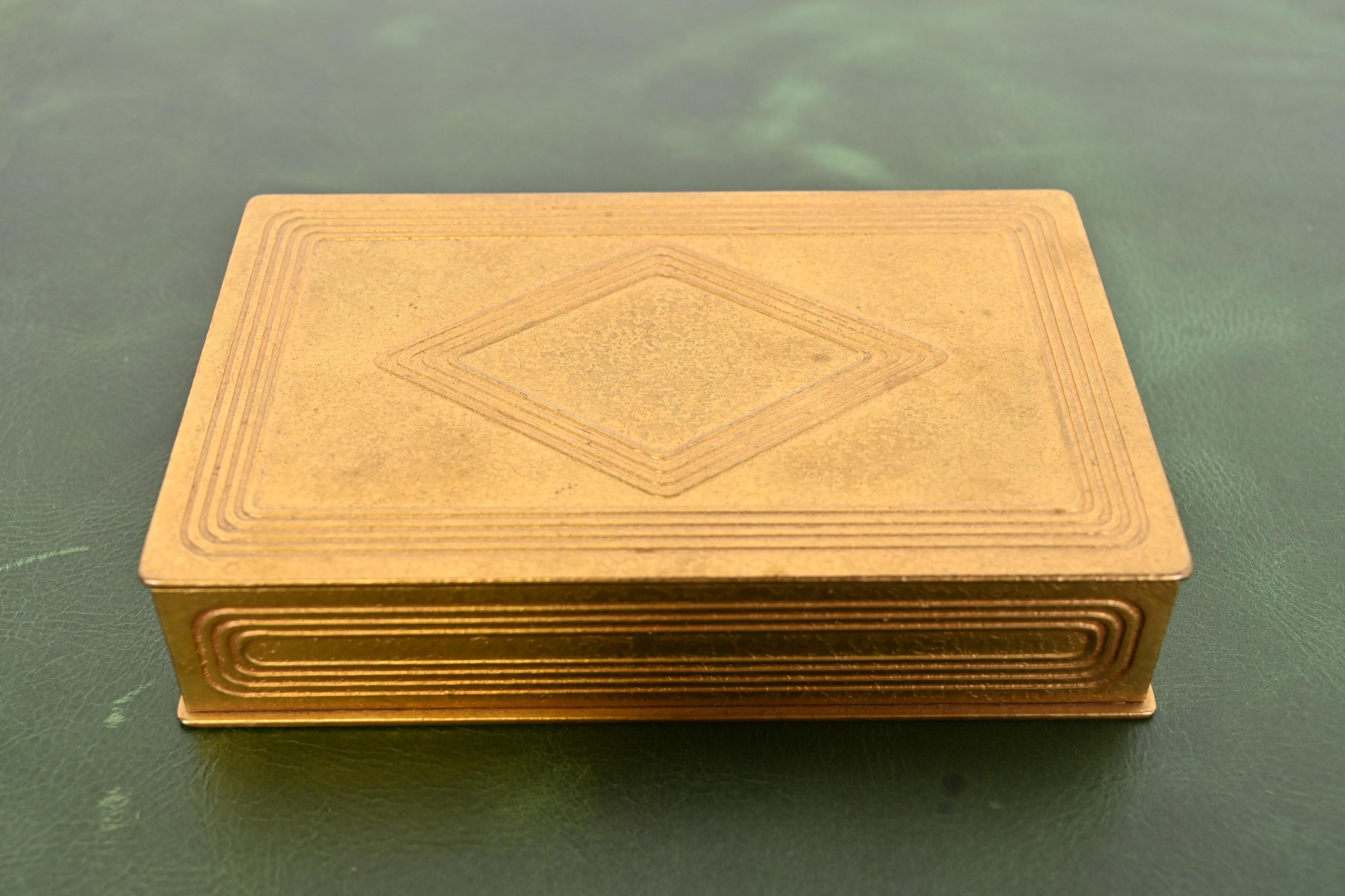 Tiffany Studios New York Graduate Pattern Bronze Doré Box (amerikanisch) im Angebot