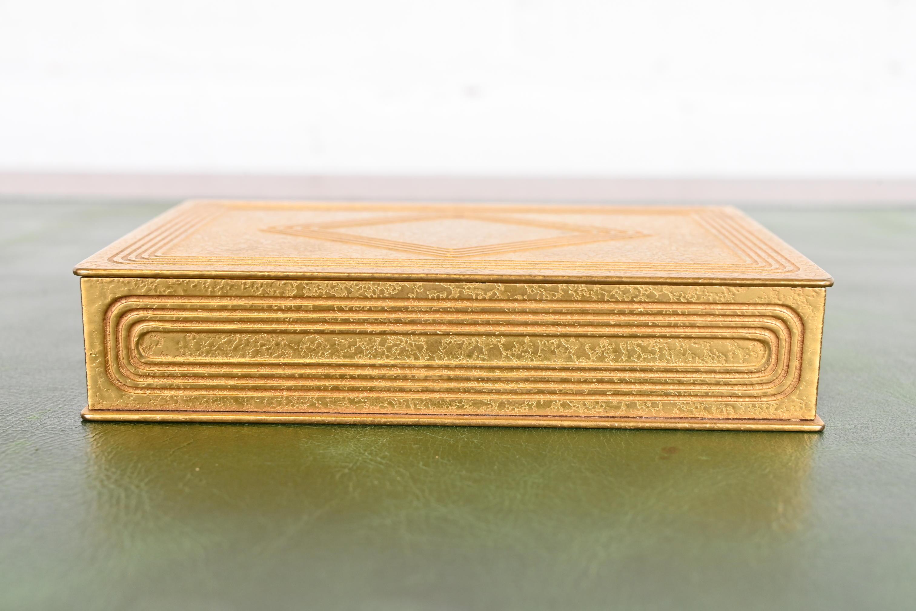 Tiffany Studios New York Graduate Pattern Bronze Doré Box im Zustand „Gut“ im Angebot in South Bend, IN