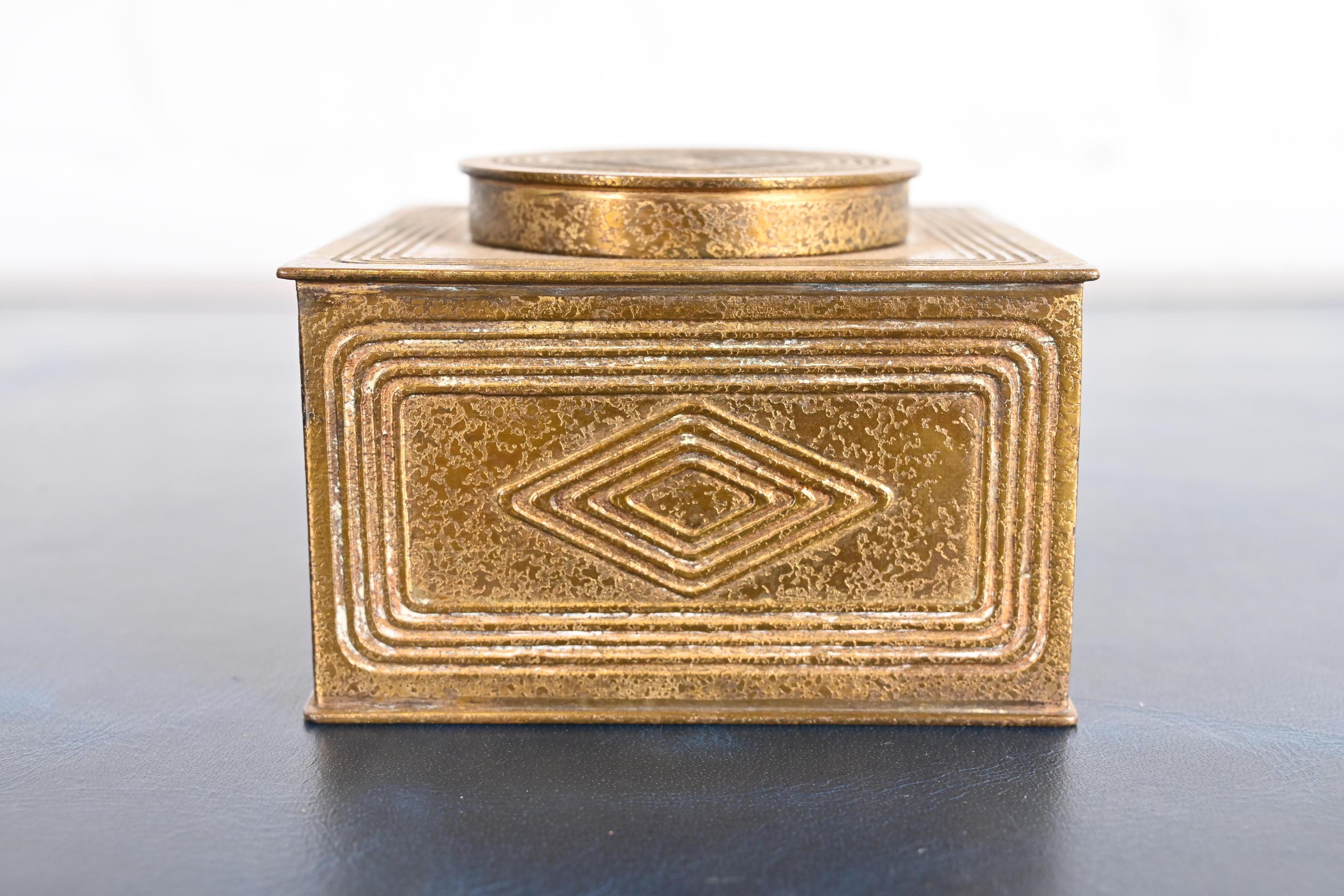 Eine wunderschöne antike Arts & Crafts oder Art Deco Zeitraum vergoldeter Bronze 