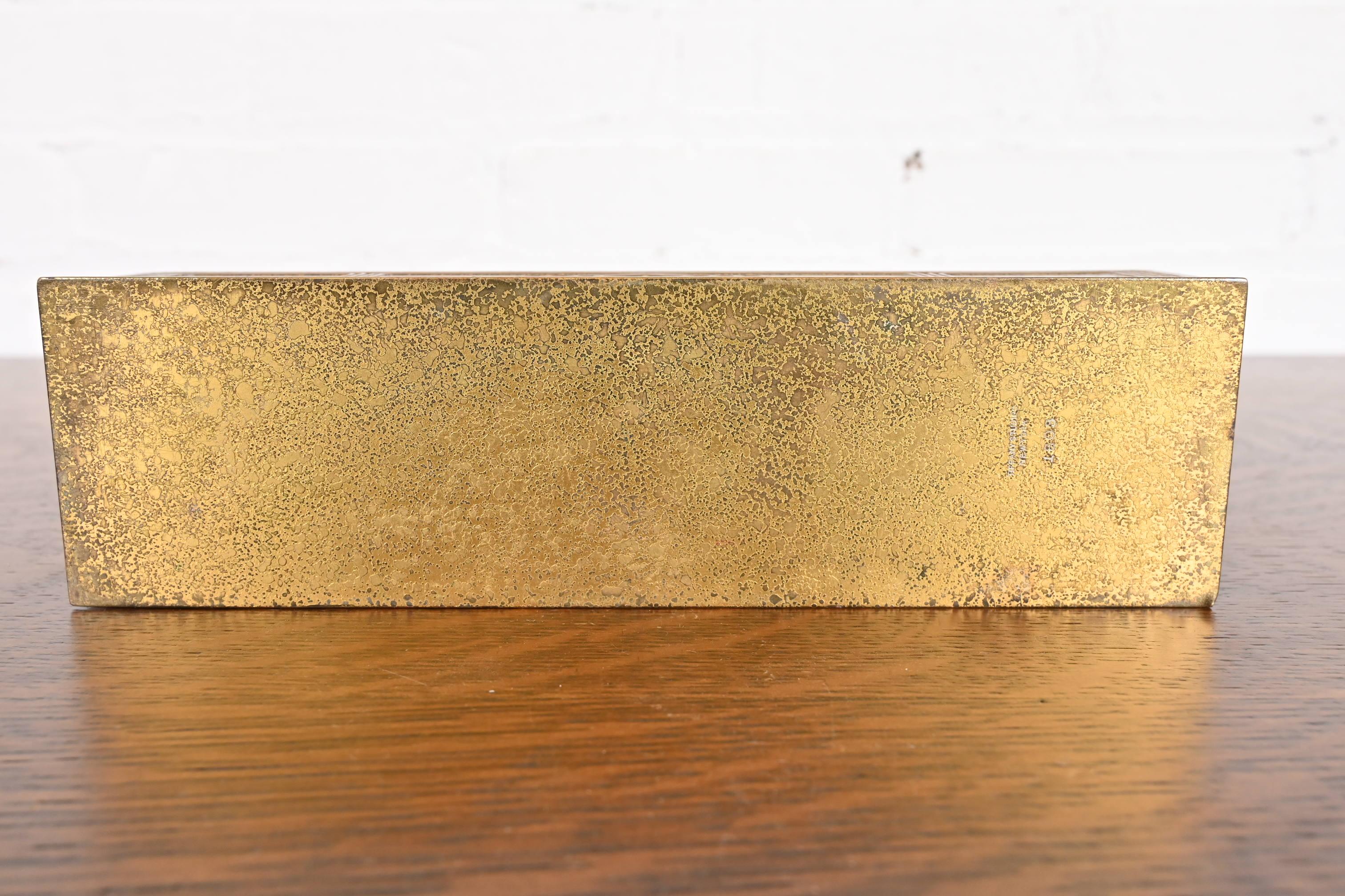 Tiffany Studios New York Graduate Pattern Bronze Doré Briefständer im Angebot 4
