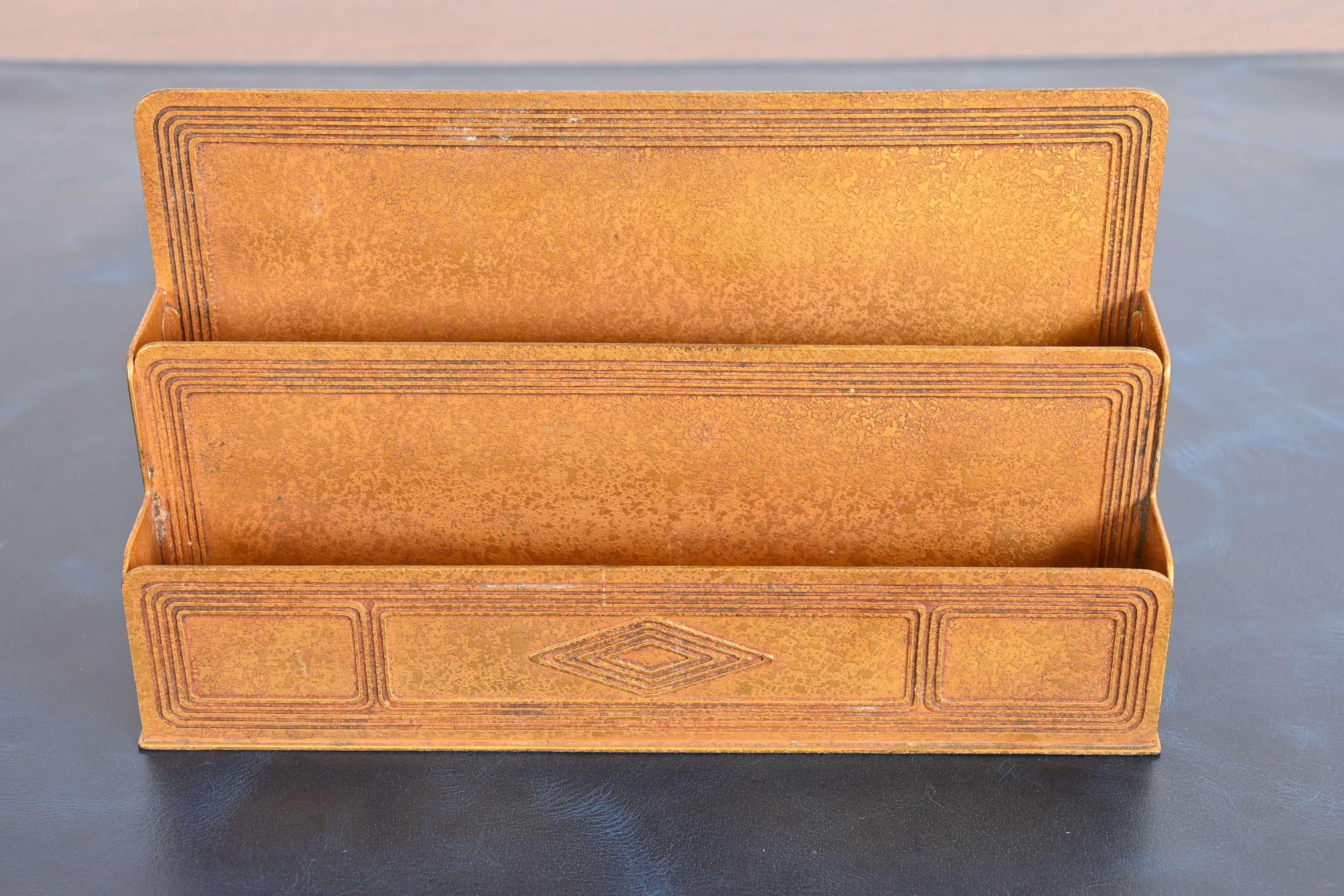 Tiffany Studios New York Graduate Pattern Bronze Doré Briefständer im Zustand „Gut“ im Angebot in South Bend, IN