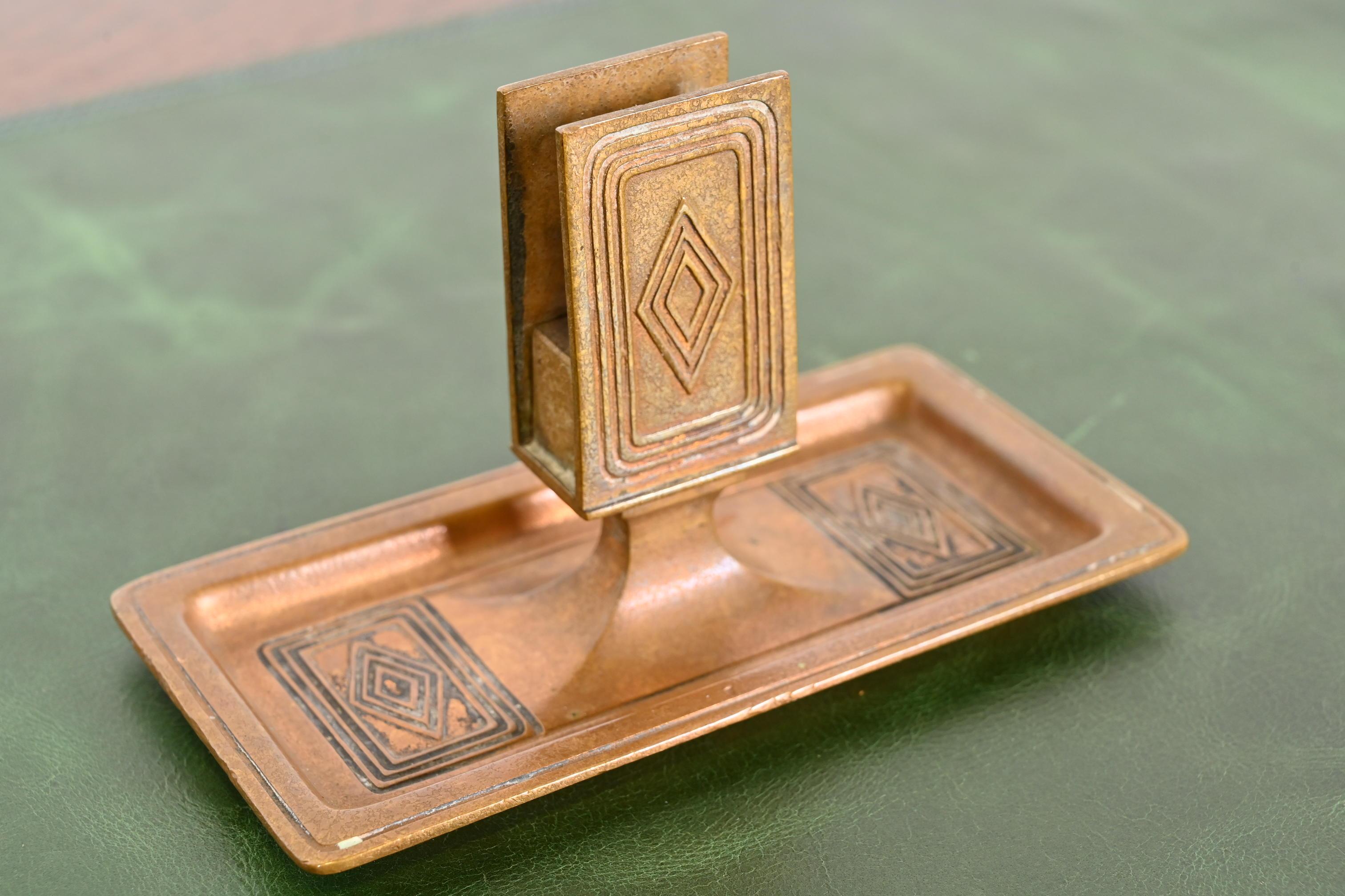 Portafiammiferi Doré in bronzo modello Graduate di Tiffany Studios New York In condizioni buone in vendita a South Bend, IN