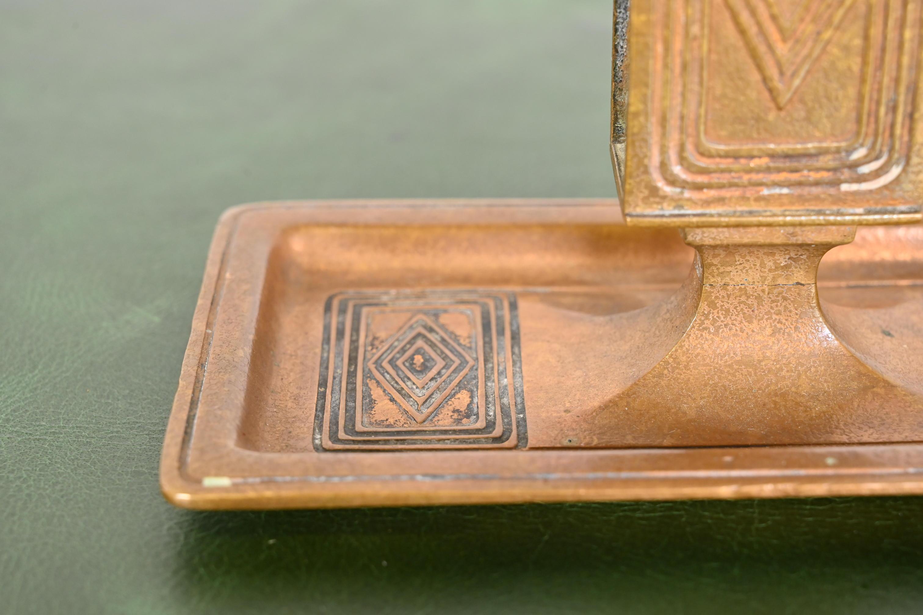 Portafiammiferi Doré in bronzo modello Graduate di Tiffany Studios New York in vendita 1