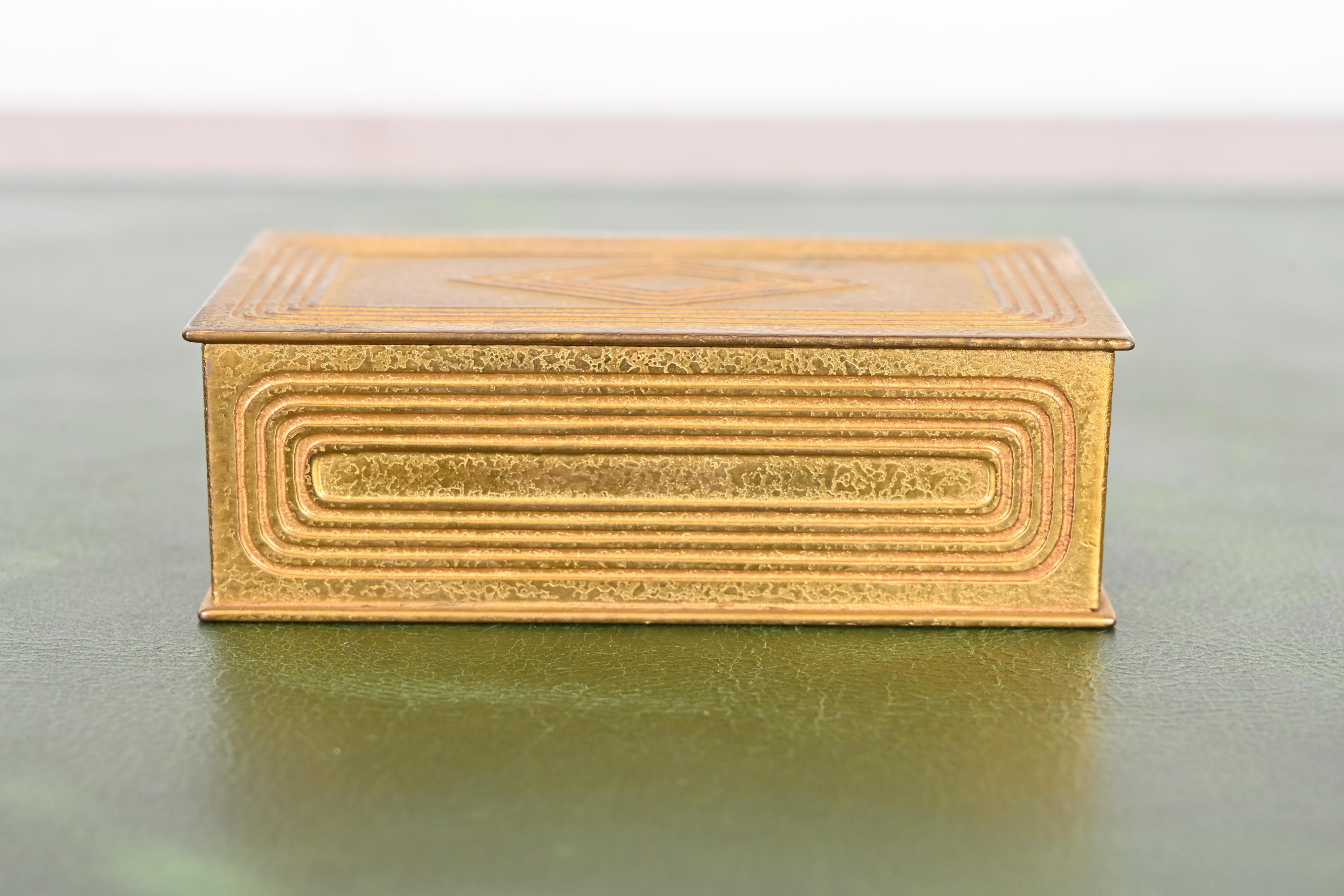 Tiffany Studios New York Graduate Pattern Bronze Doré Stempel Box im Zustand „Gut“ im Angebot in South Bend, IN