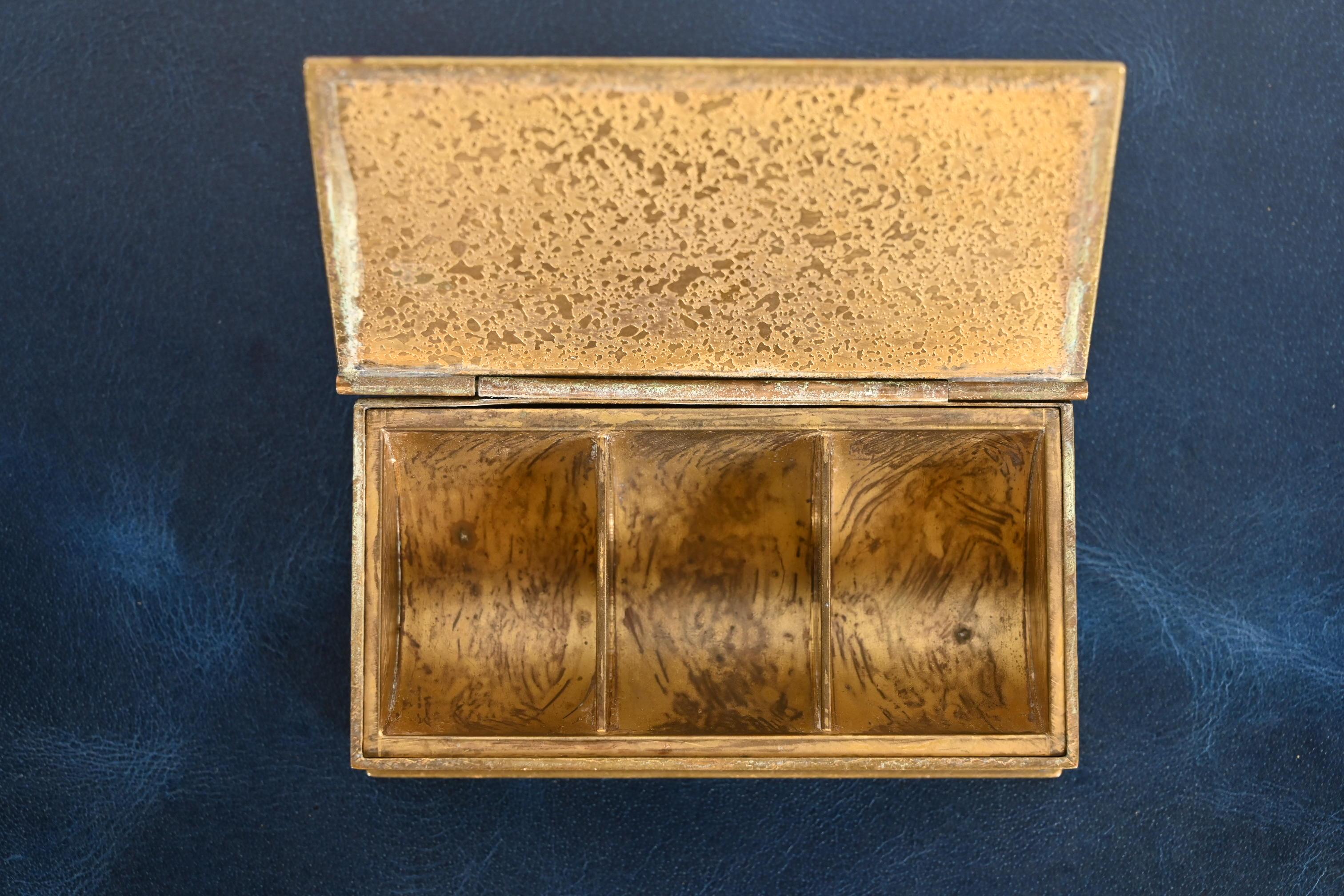 Tiffany Studios New York Graduate Pattern Bronze Doré Stempel Box im Angebot 1