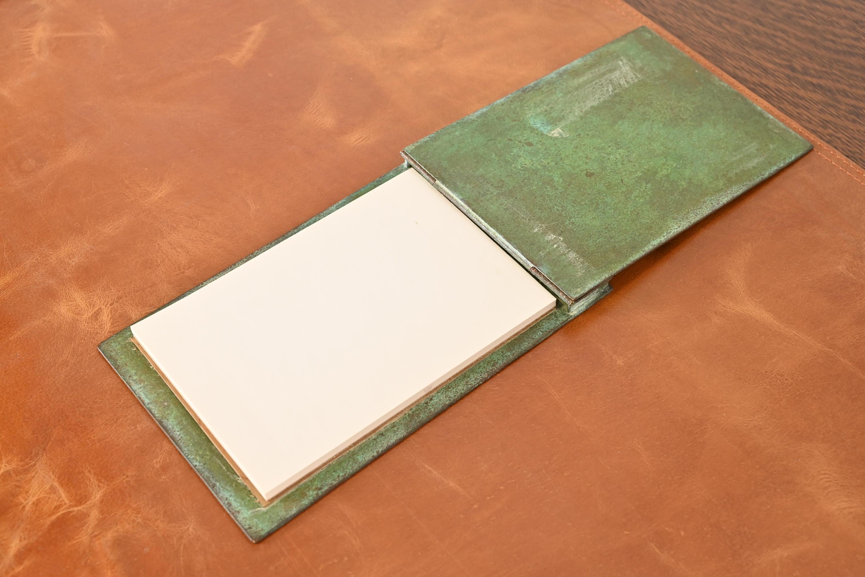 Tiffany Studios New York Notepad-halter aus Bronze mit Graduate-Muster (20. Jahrhundert) im Angebot