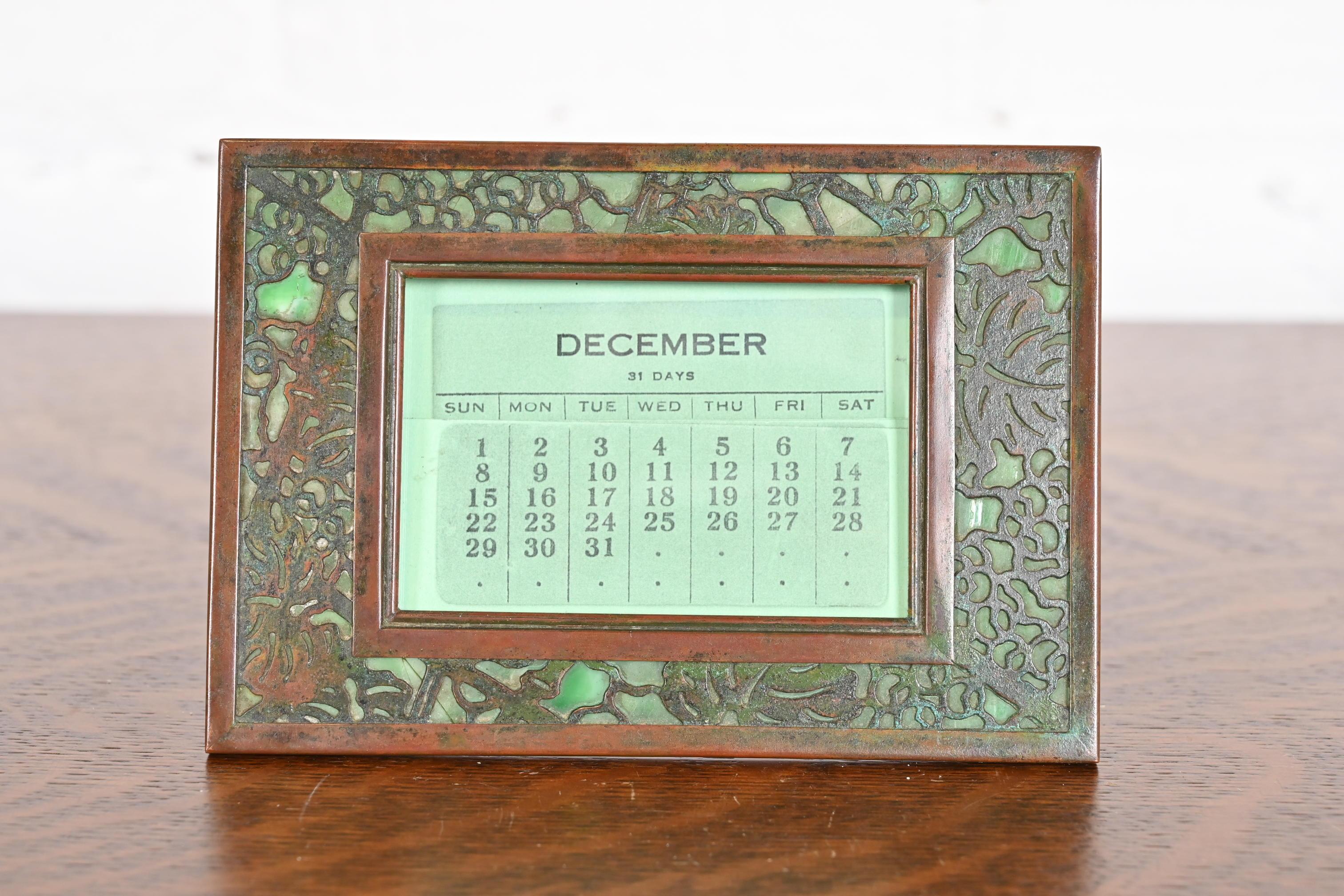 Eine wunderschöne antike Art Deco oder Arts & Crafts Zeitraum Bronze und Schlacke Glas 