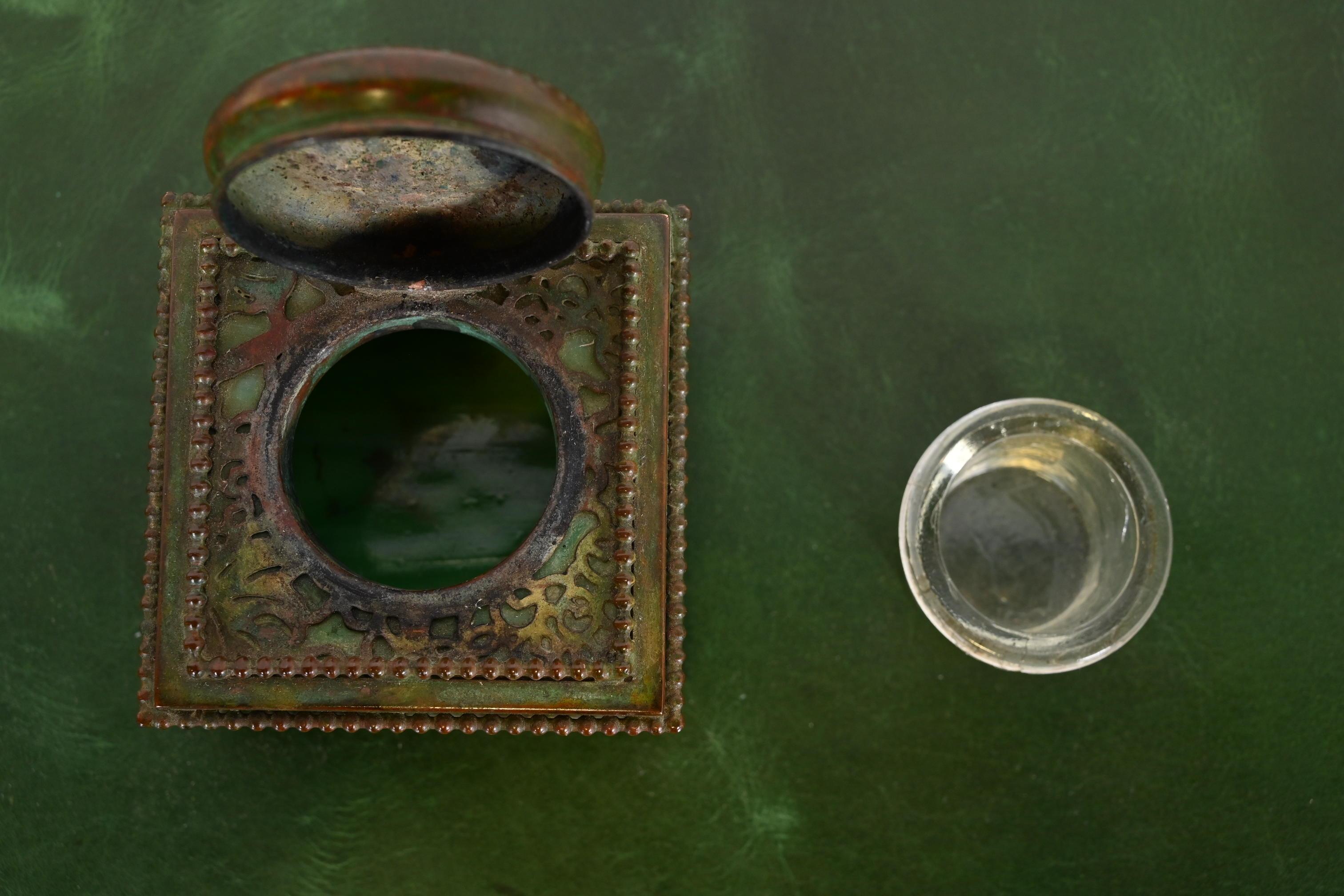 Tiffany Studios New York Grapevine Bronze and Slag Glass Inkwell For Sale 2