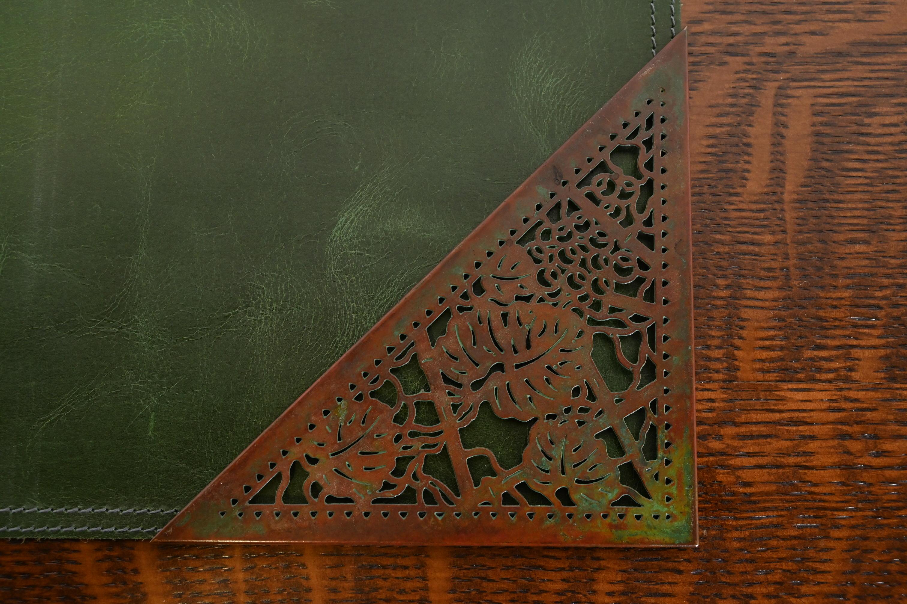 Tiffany Studios New York Weinreben-Bronze-Blatter-Ecken mit Schreibtisch-Blatter im Angebot 3
