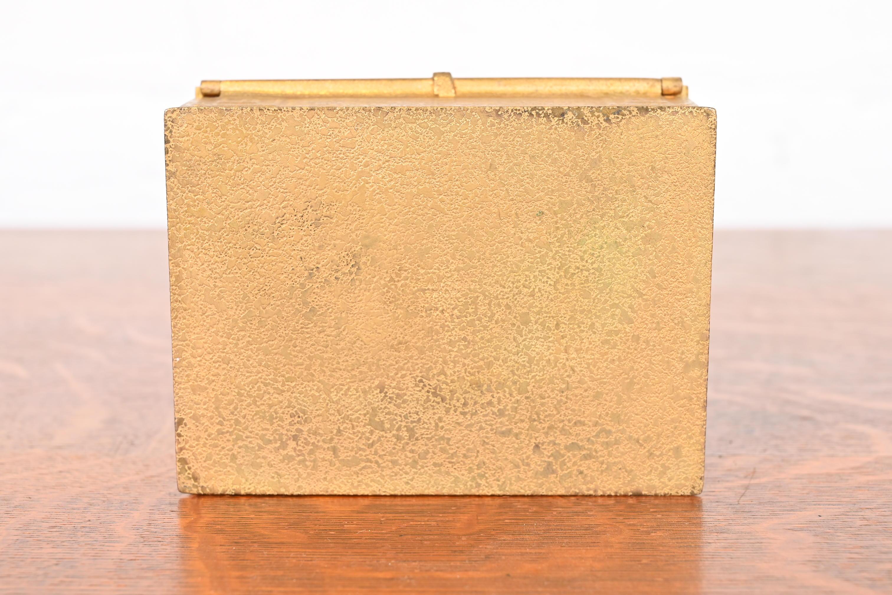 Boîte à cigares en bronze doré avec clé grecque, Tiffany Studios New York, Circa 1910 en vente 12