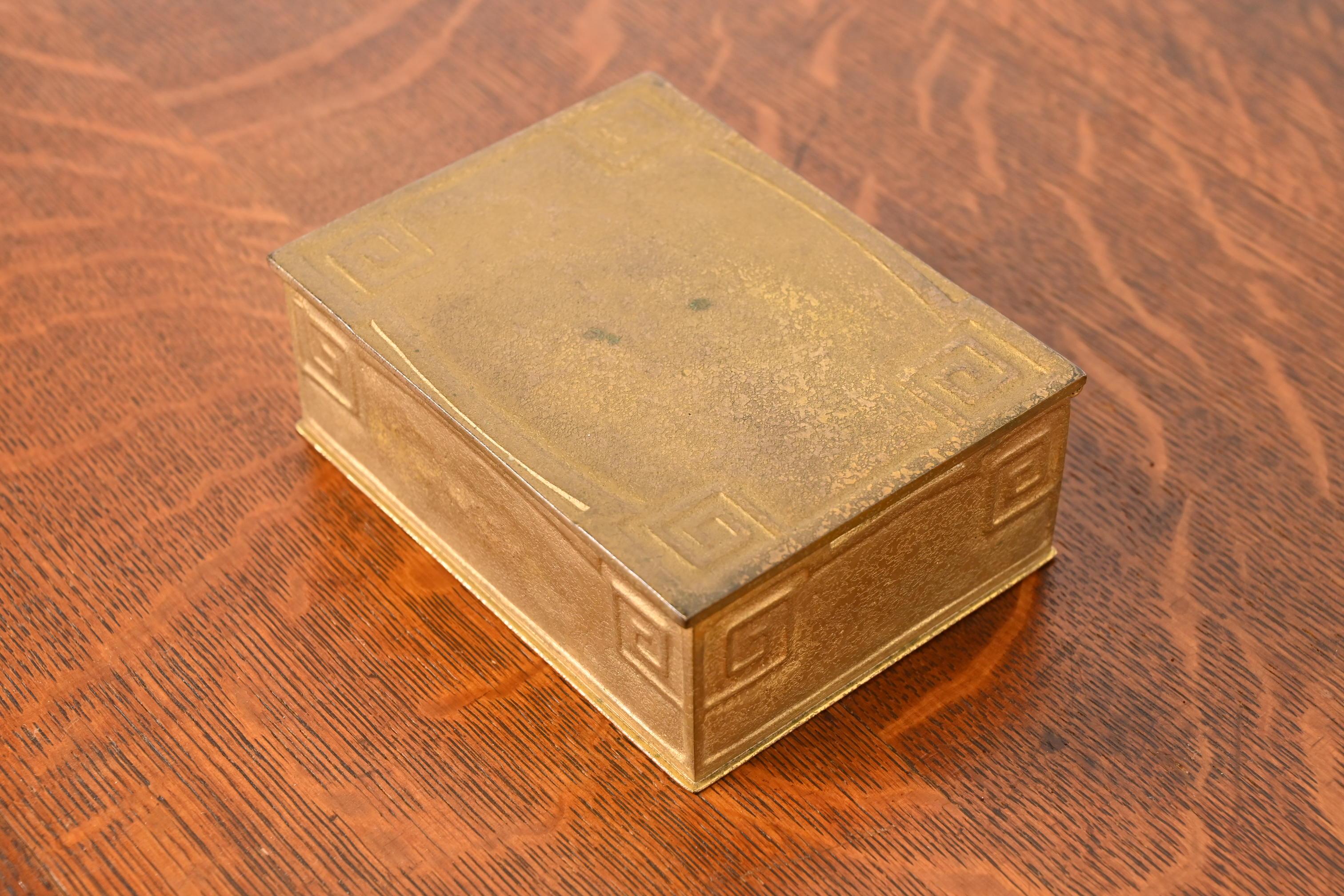 Tiffany Studios New York Greek Key Bronze Doré Cigar Box, Circa 1910 In Good Condition For Sale In South Bend, IN