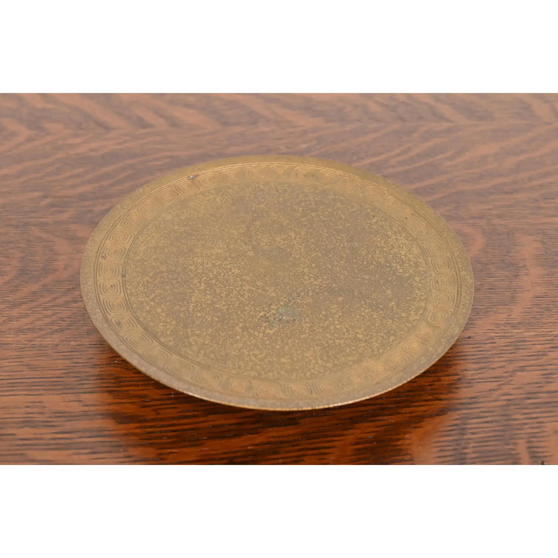 Tiffany Studios New York Griechischer Schlüssel Bronze-Platten- oder Tablettteller mit Fuß aus Bronze (Art déco) im Angebot