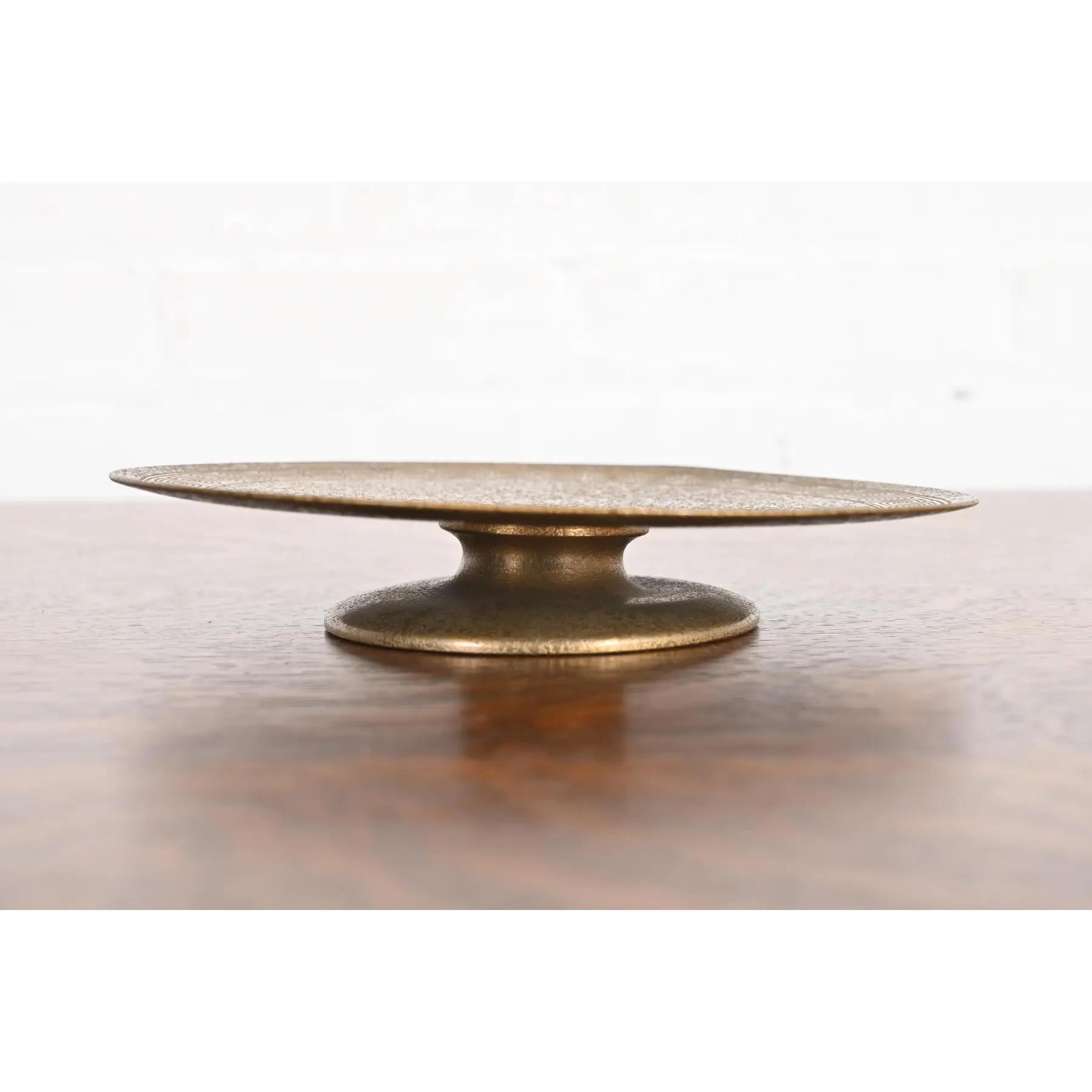 Tiffany Studios New York Griechischer Schlüssel Bronze-Platten- oder Tablettteller mit Fuß aus Bronze (amerikanisch) im Angebot