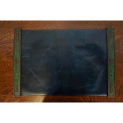 Tiffany Studios New York, bronzo araldico, termina con un blotter in pelle da scrivania