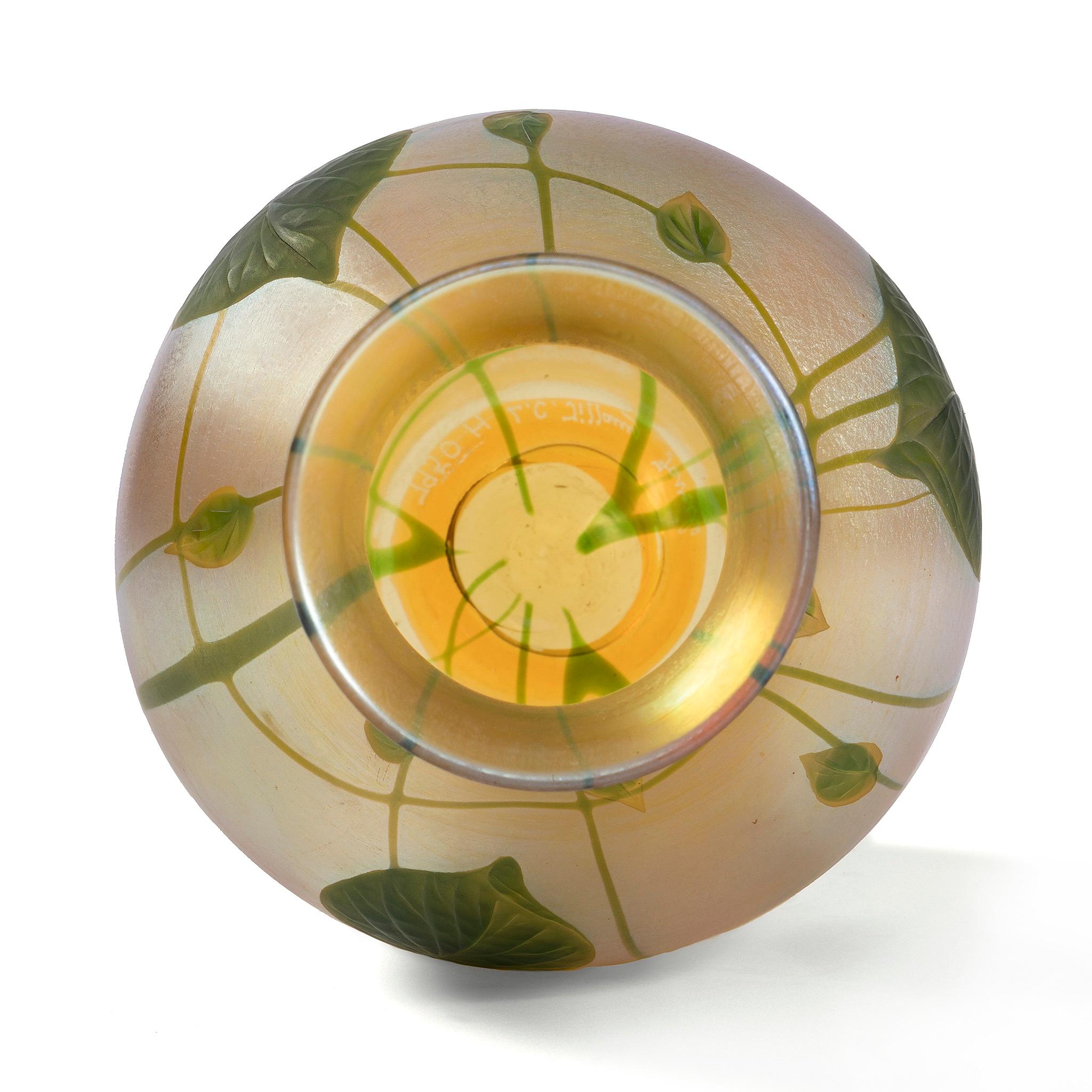 Sculpté Studio &New Studios New York Vase en verre Favrile 