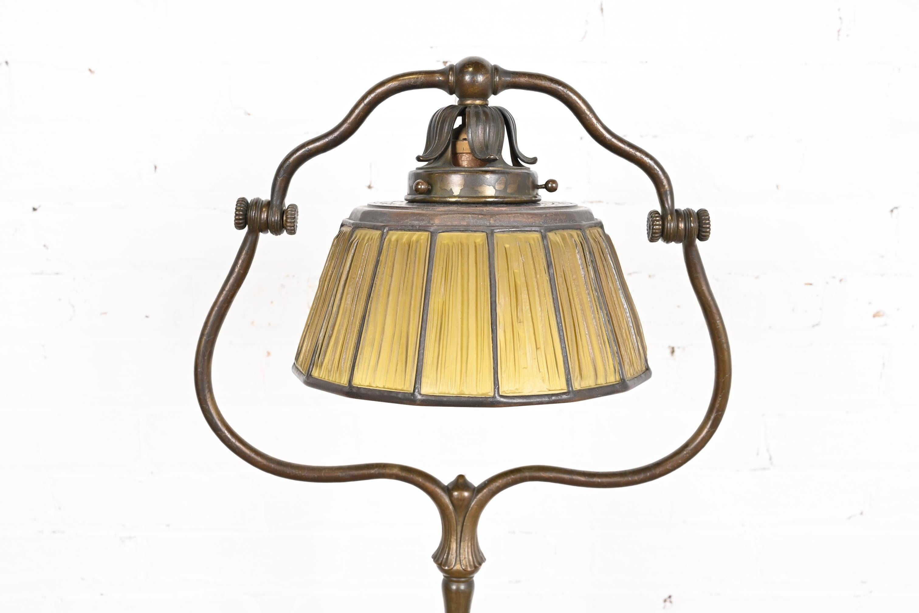 Tiffany Studios New York Linenfold Harp Floor Lamp In Good Condition For Sale In South Bend, IN