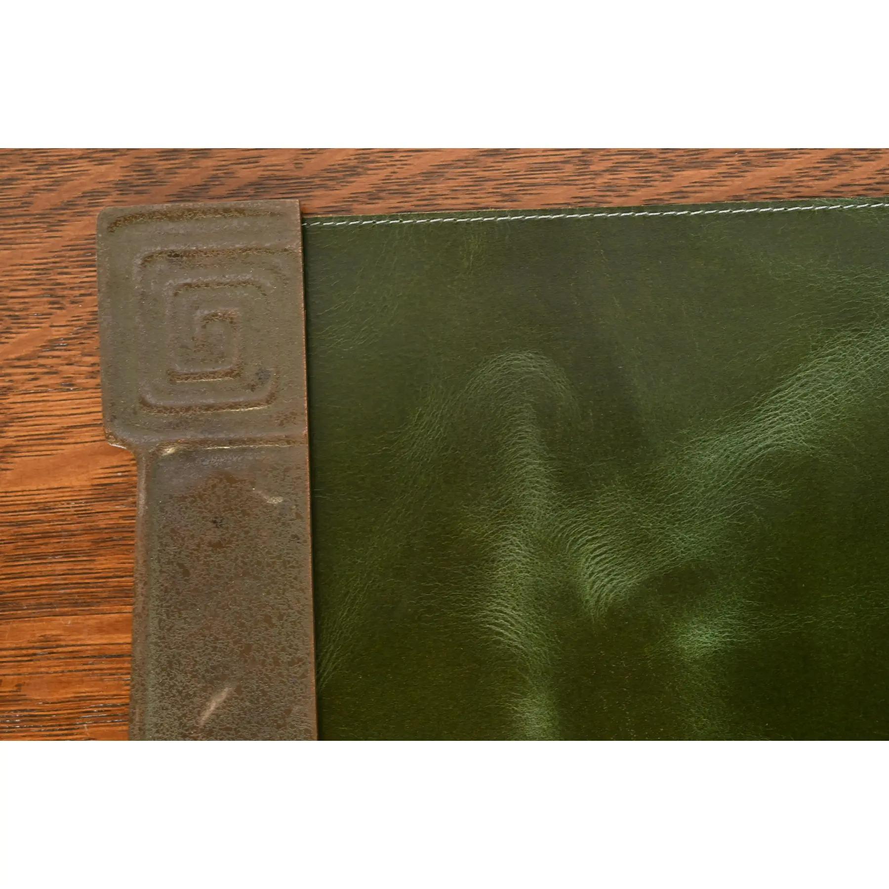 Bronzo Studio Tiffany Studios New York con Chiave Greca in bronzo, coprivaso in vendita