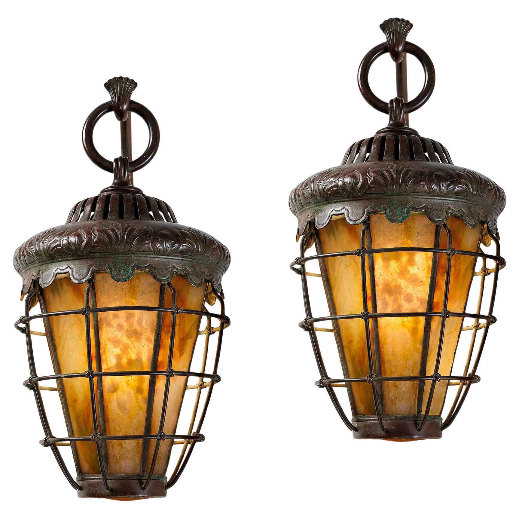 How do you tell if stained glass is Tiffany?