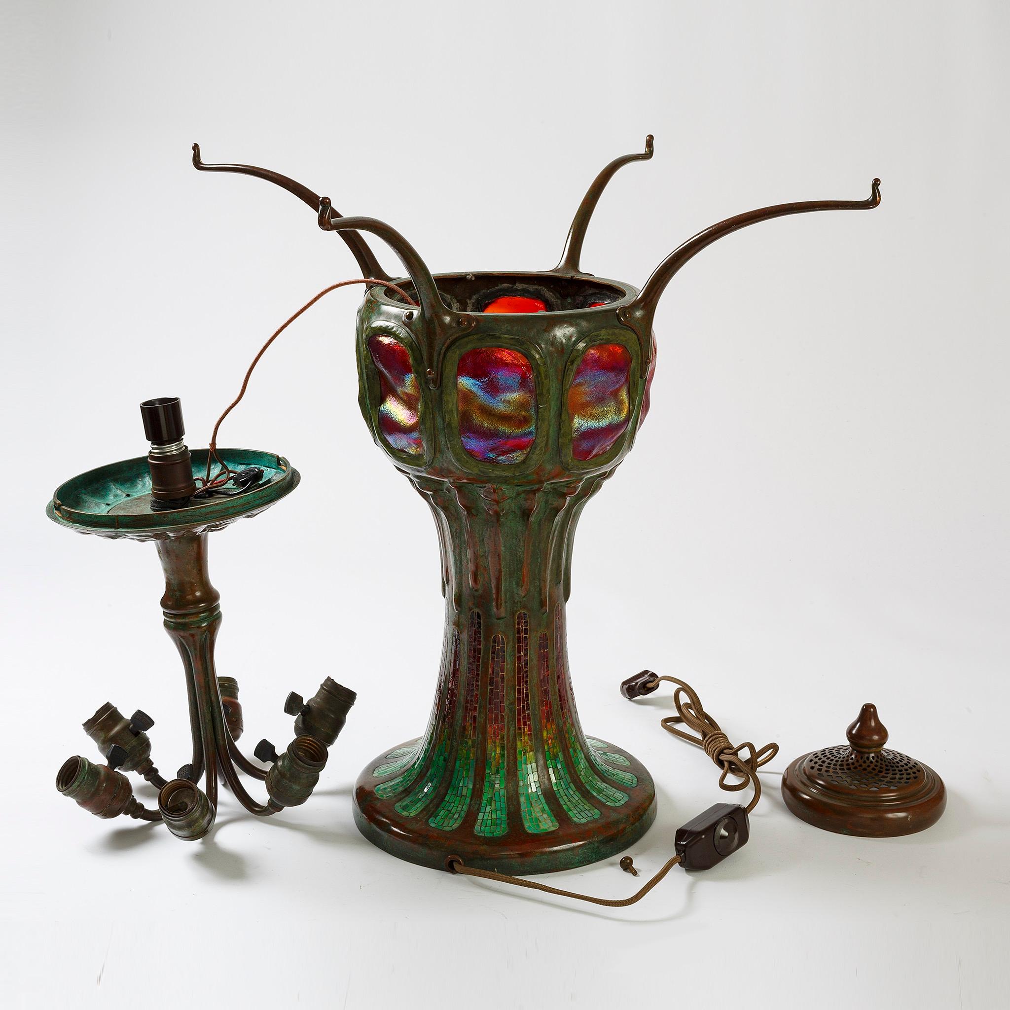 Tiffany Studios New York lampe de table « pivoine » en vente 4