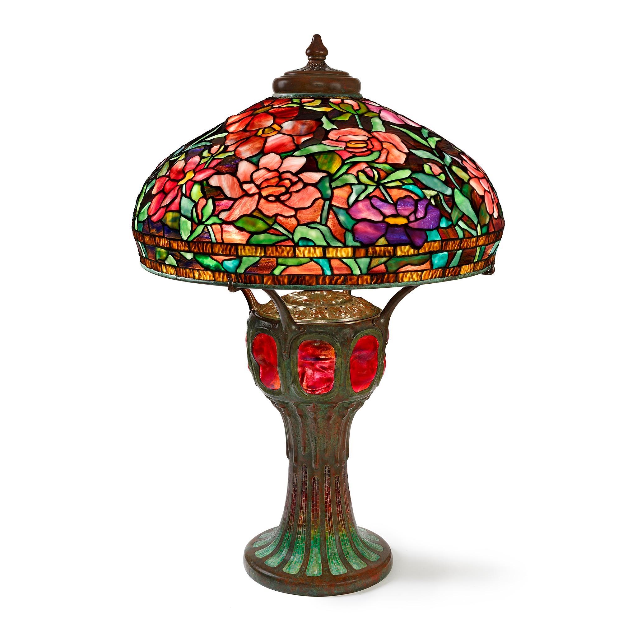 Américain Tiffany Studios New York lampe de table « pivoine » en vente
