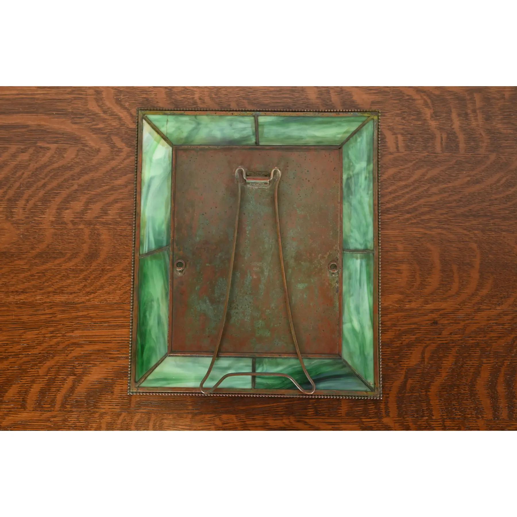 Marco Tiffany Studios Nueva York Bronce aguja de pino y vidrio verde escoria en venta 4