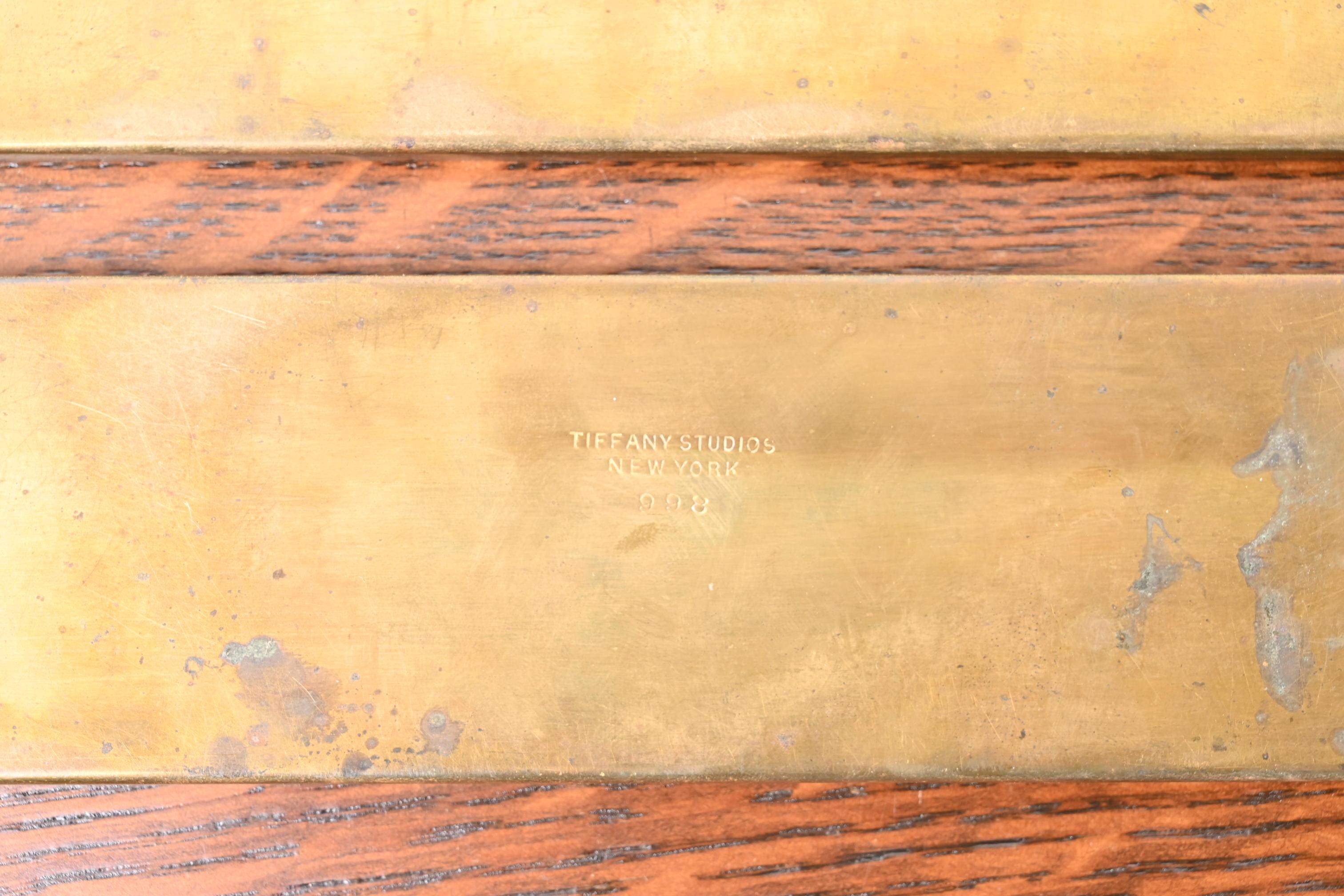 Tiffany Studios New York Pine Needle Bronze Blotter Ends con Desk Pad in Pelle in vendita 3