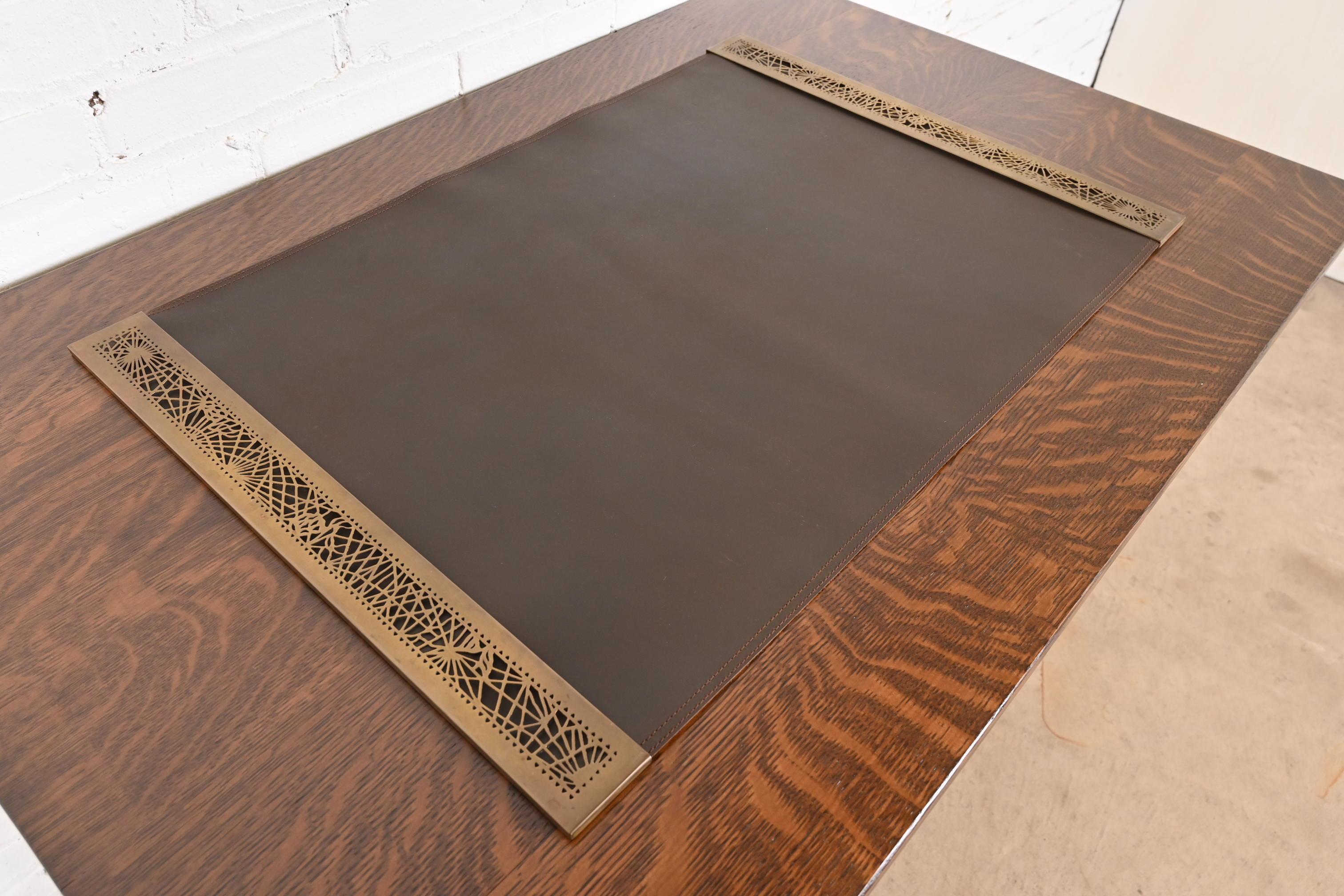 Ein wunderschönes Paar Art Deco oder Arts & Crafts Zeit vergoldete Bronze Blotter endet in der 