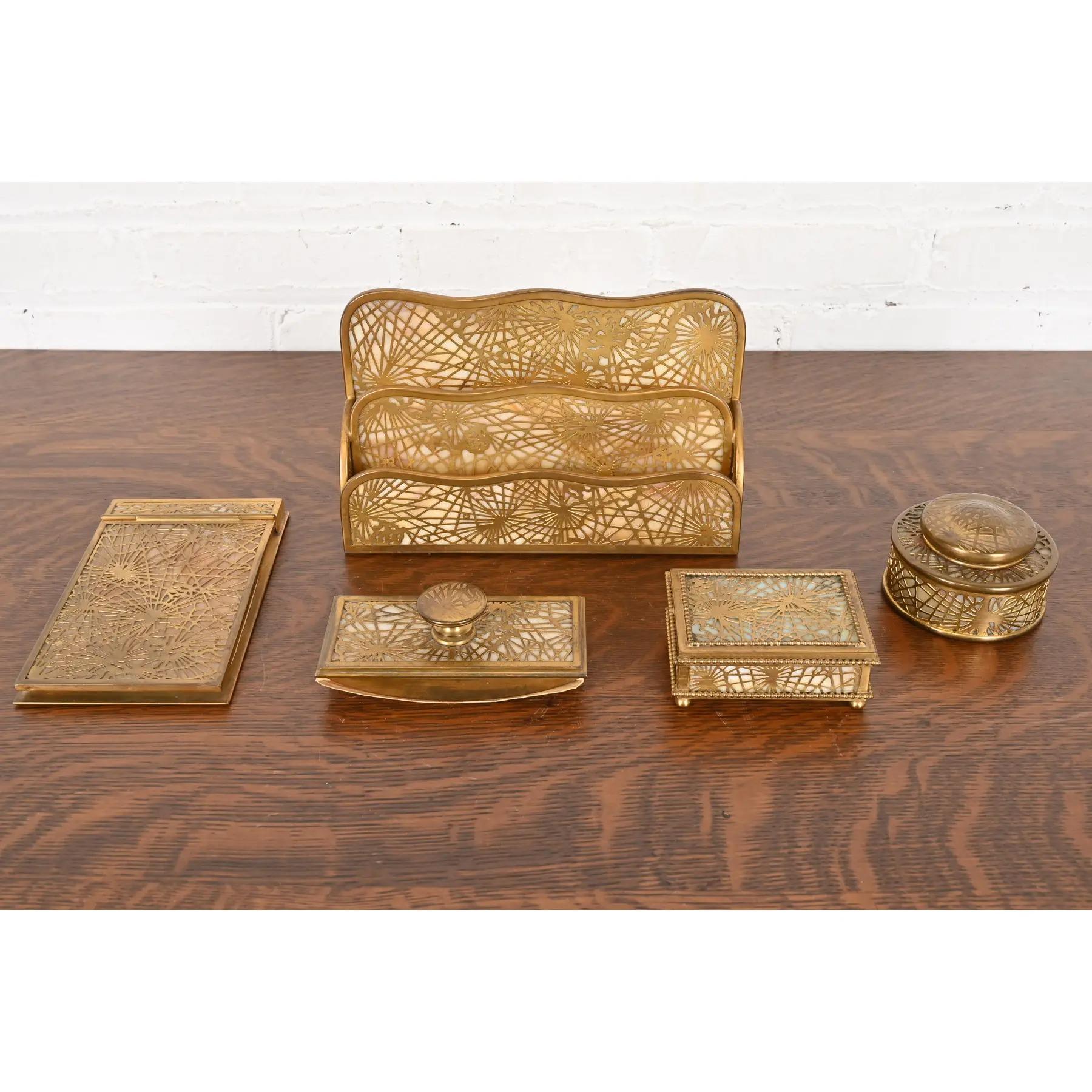 Tiffany Studios New York Pine Needle Bronze Doré and Favrile Slag Glass Desk Set In Good Condition For Sale In South Bend, IN