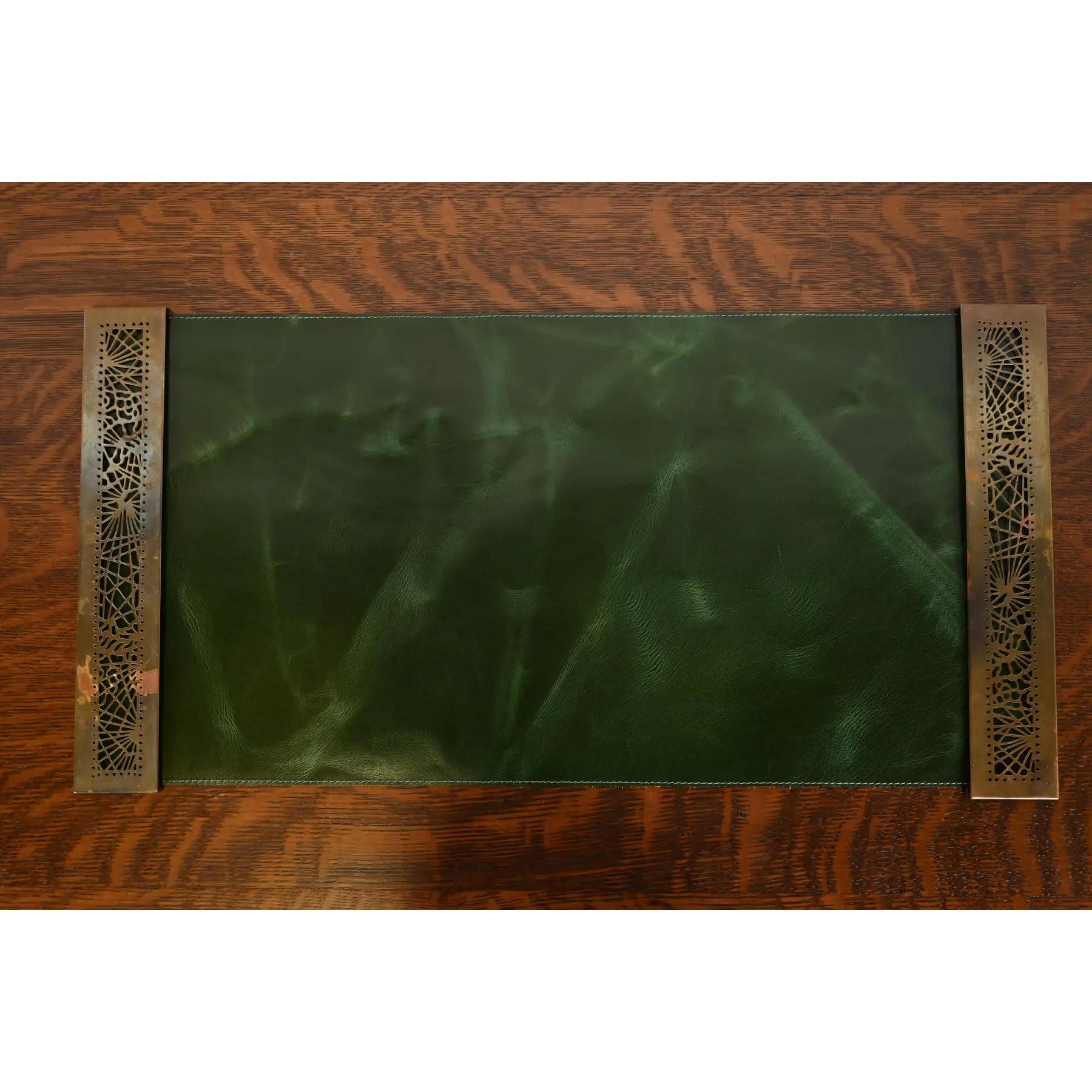Tiffany Studios New York Piniennadel Bronze Doré und Schlacke Glas Acht Stück Schreibtisch im Angebot 6