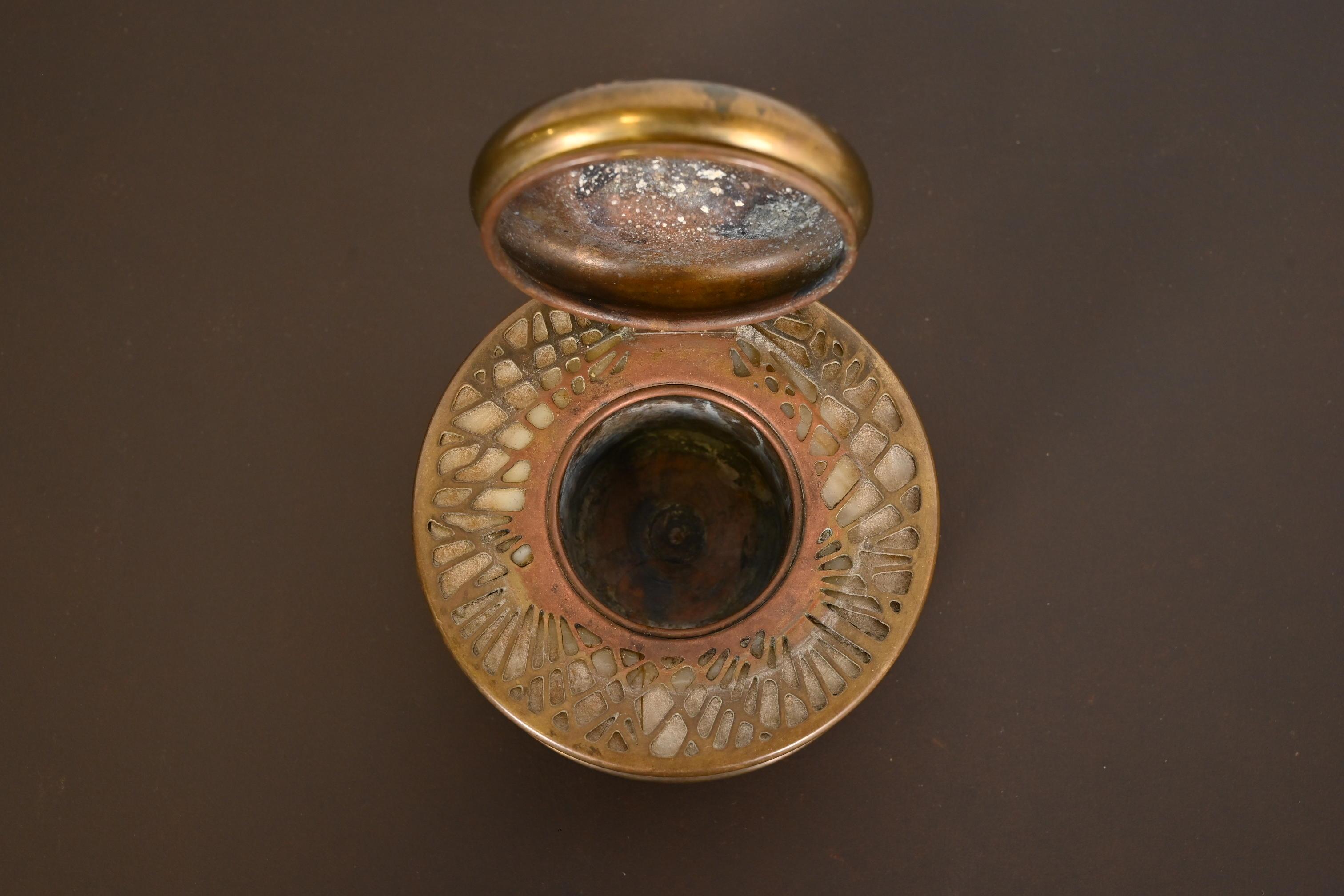 Tiffany Studios New York Pine Needle Bronze Doré and Slag Glass Inkwell In Good Condition For Sale In South Bend, IN