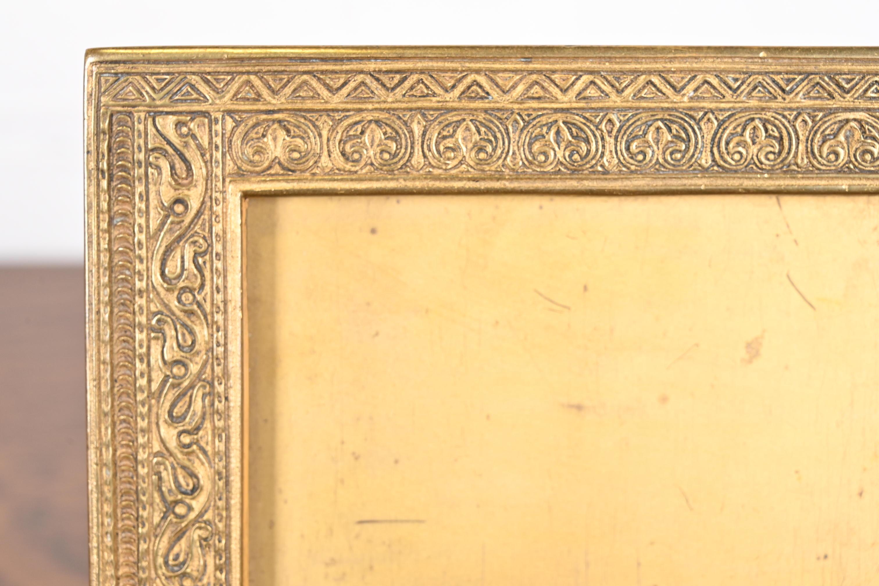 Tiffany Studios Nueva York Bronce veneciano Doré Calendario de escritorio o marco de fotos siglo XX en venta