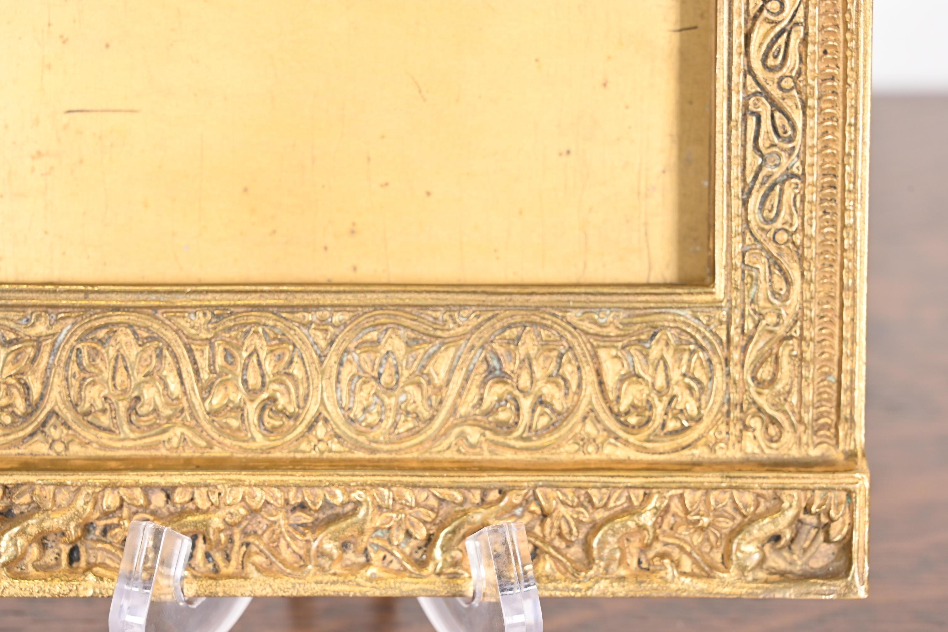 Tiffany Studios Nueva York Bronce veneciano Doré Calendario de escritorio o marco de fotos en venta 1