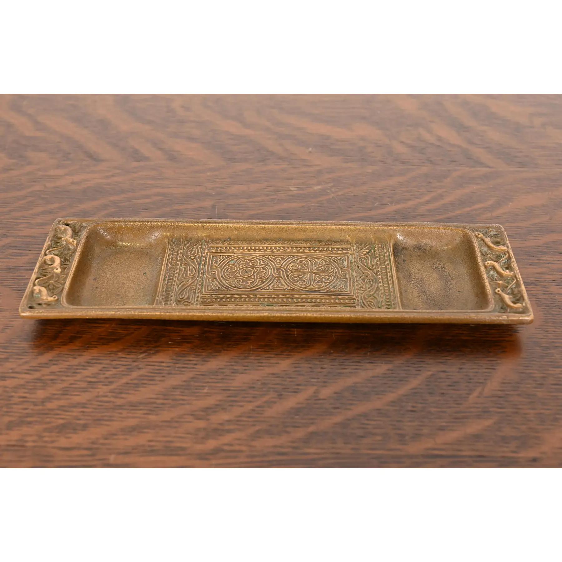 Tiffany Studios New York Venezianische Bronze Doré Stifttablett (Arts and Crafts) im Angebot