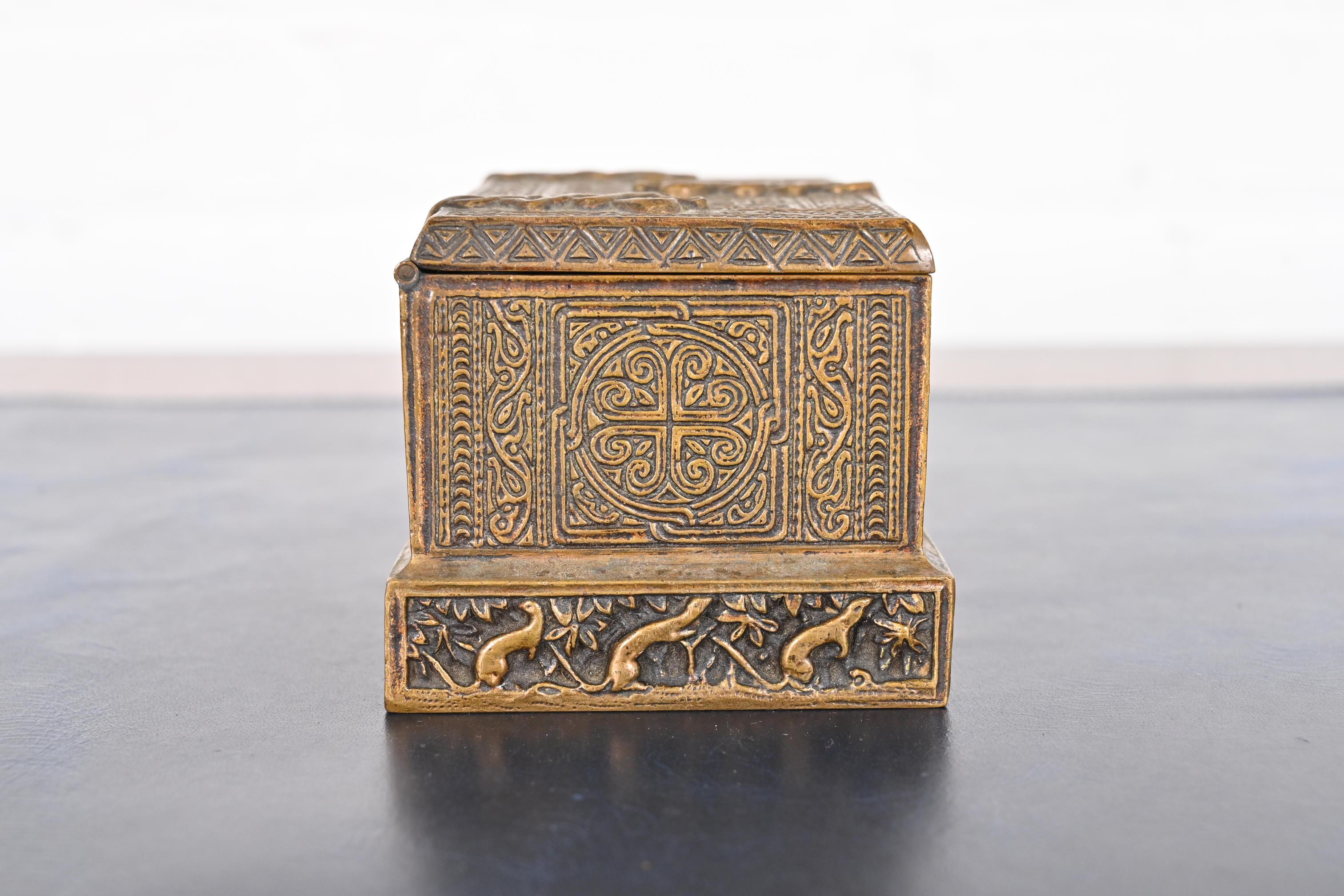 Calamaio doppio in bronzo veneziano Tiffany Studios New York in vendita 8