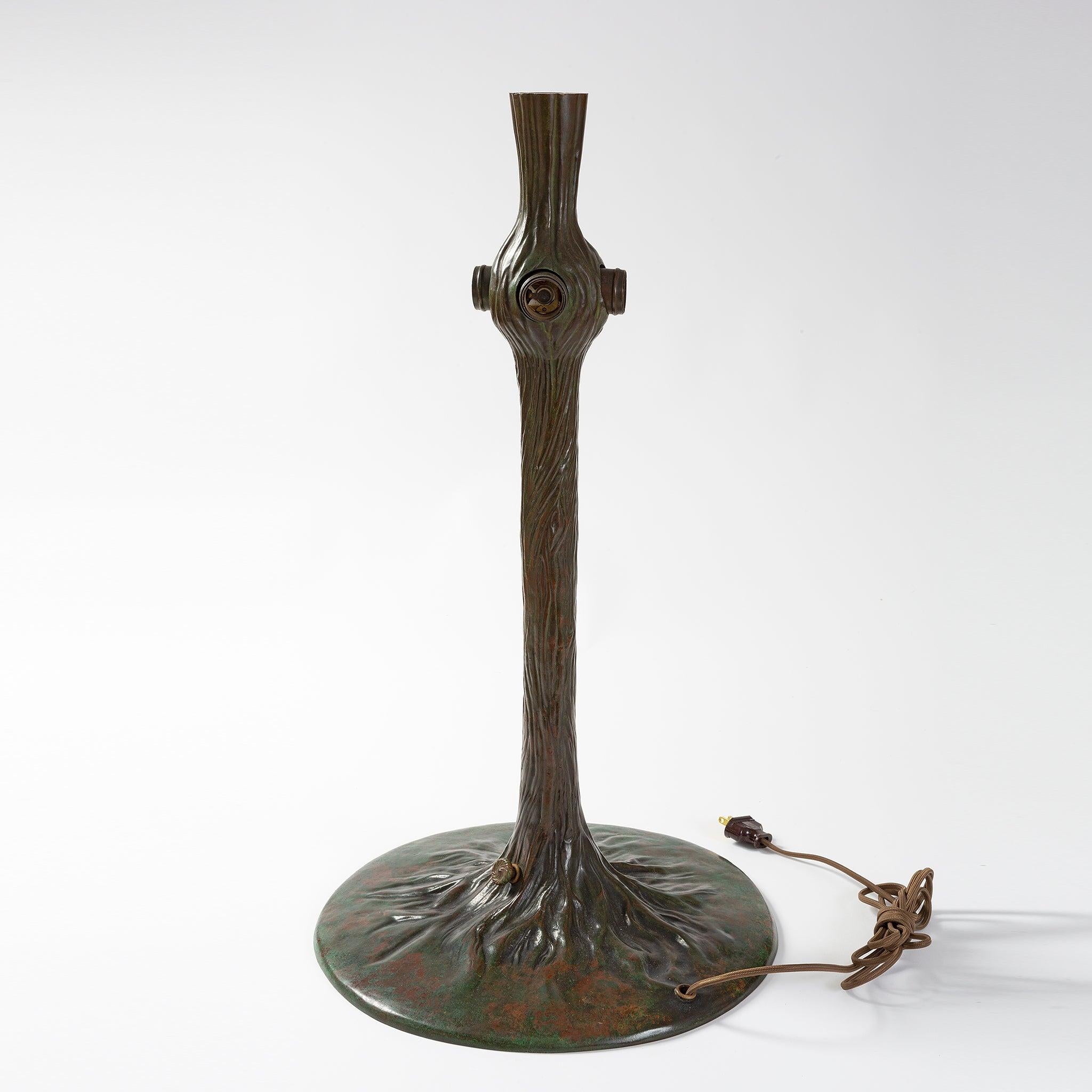 Bronze Lampe de bureau « Wisteria » de Tiffany Studios New York en vente