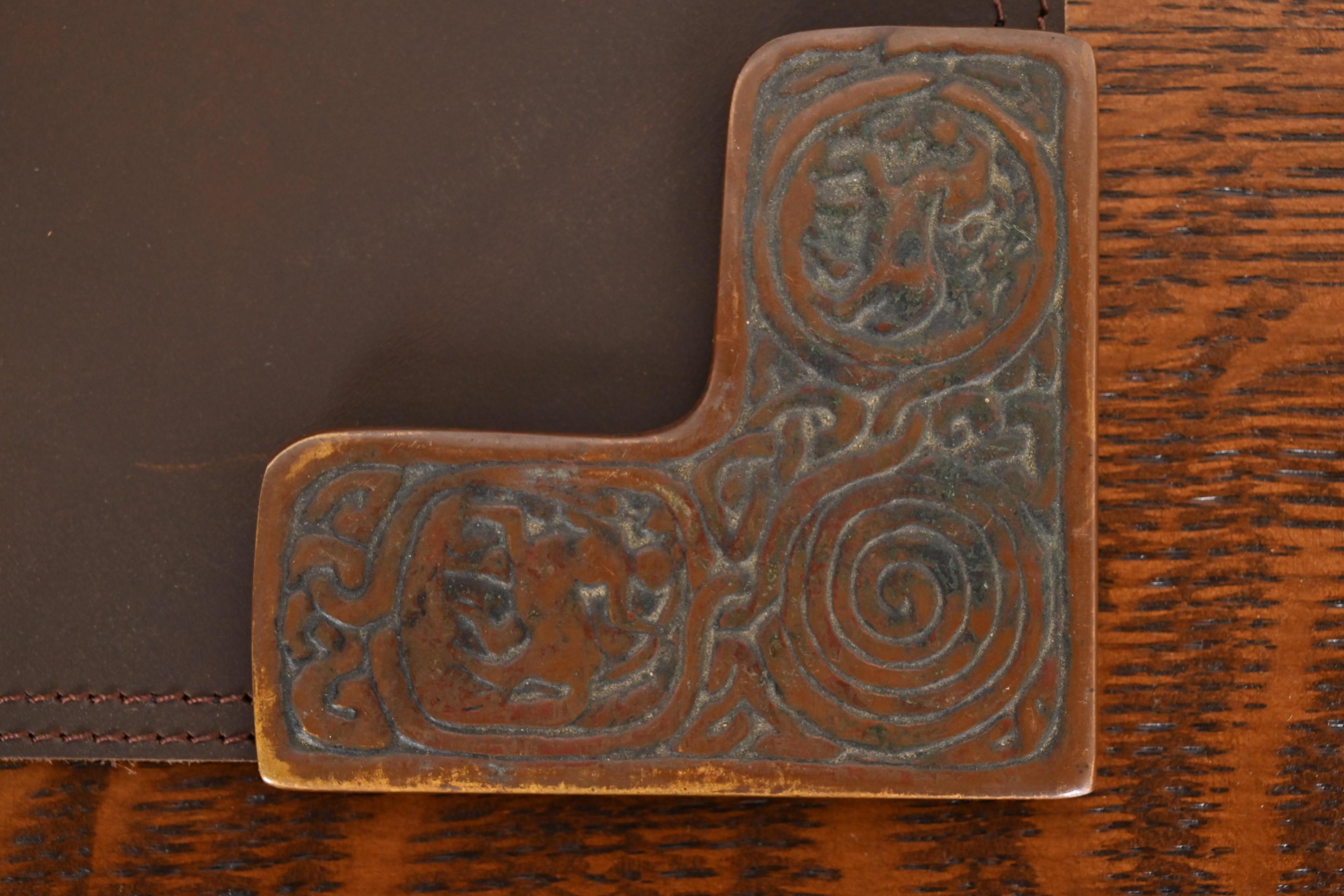 Tiffany Studios New York Zodiac Bronze-Blatter-Ecken mit Leder-Schreibtisch-Blatter im Angebot 3
